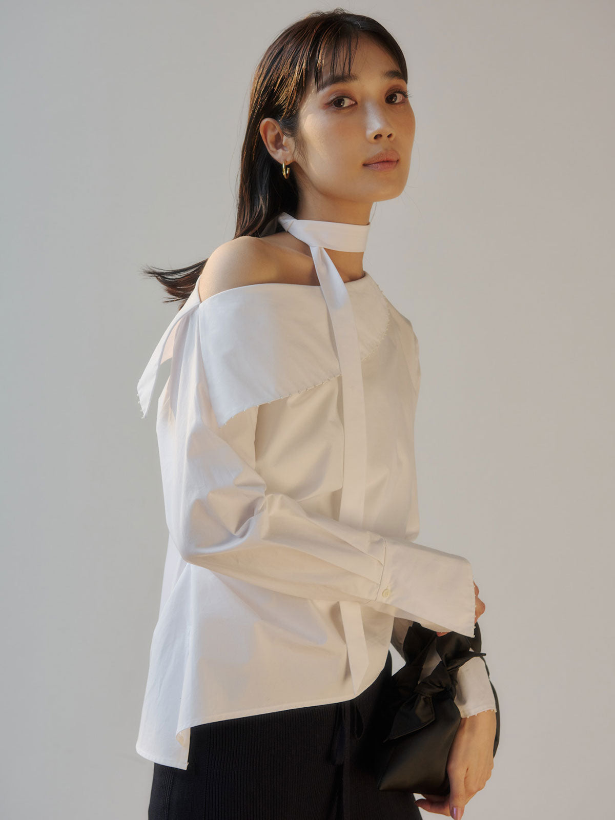 スライドネックスカーフブラウス