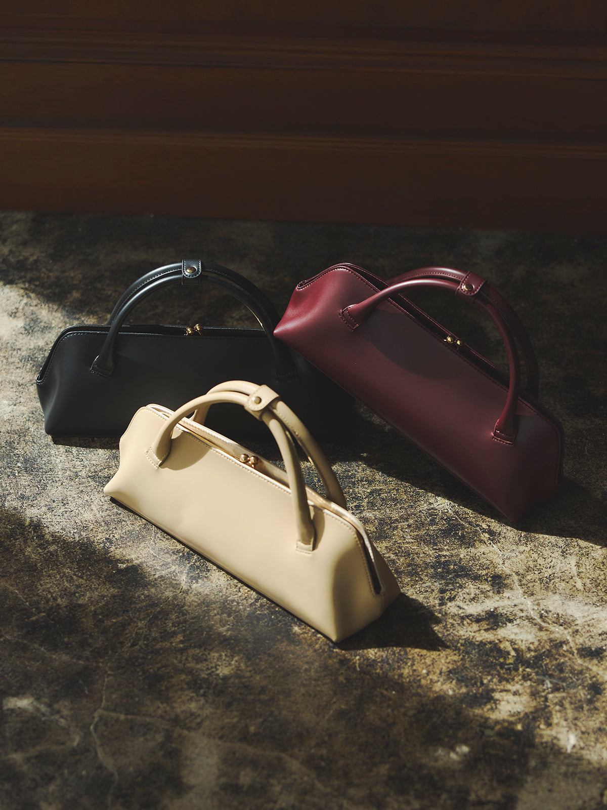 タイトハンドルバッグ