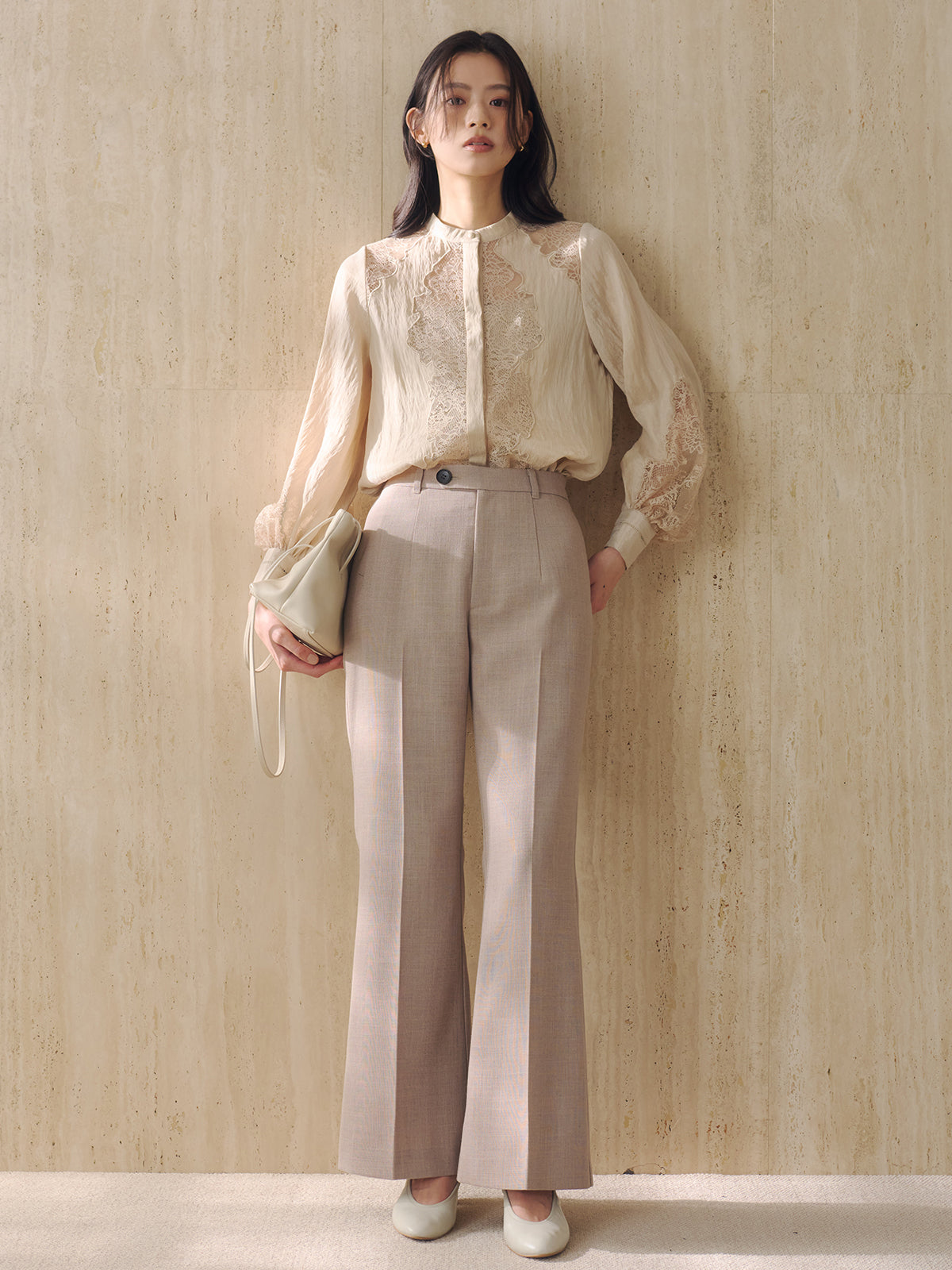 レースフレームボリュームブラウス