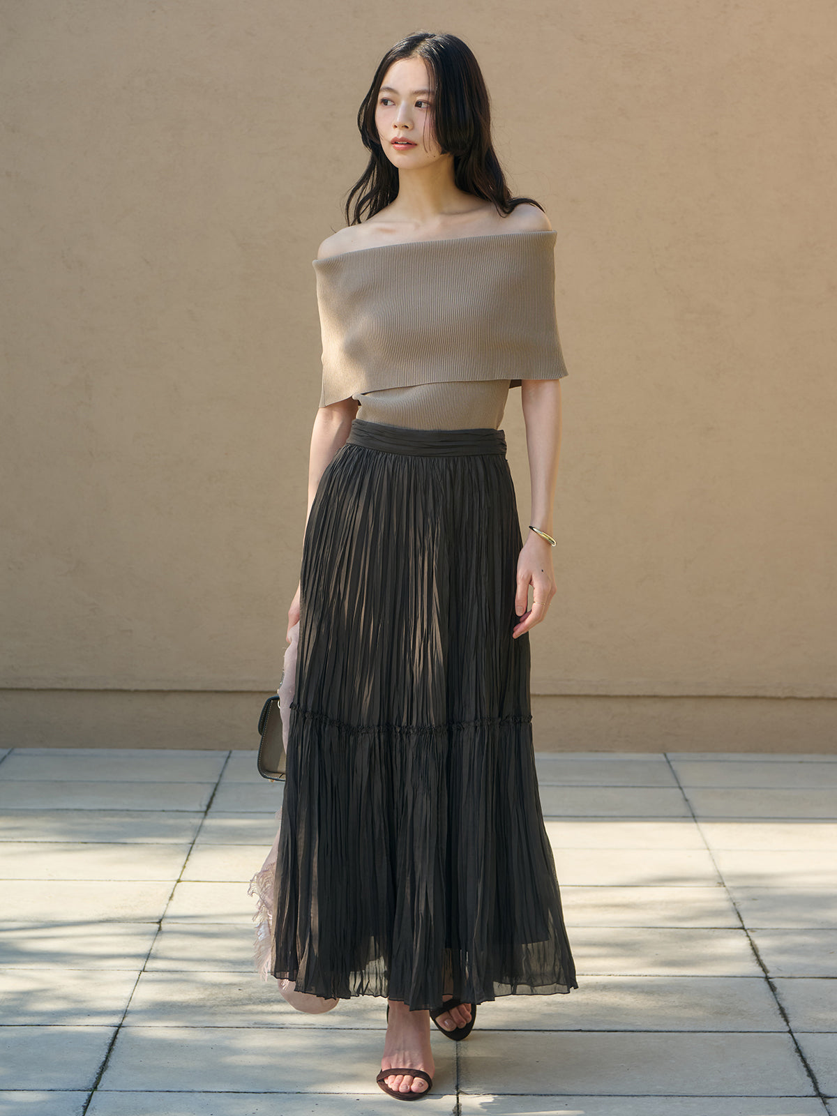 ソフトフィットオフショルニットトップス