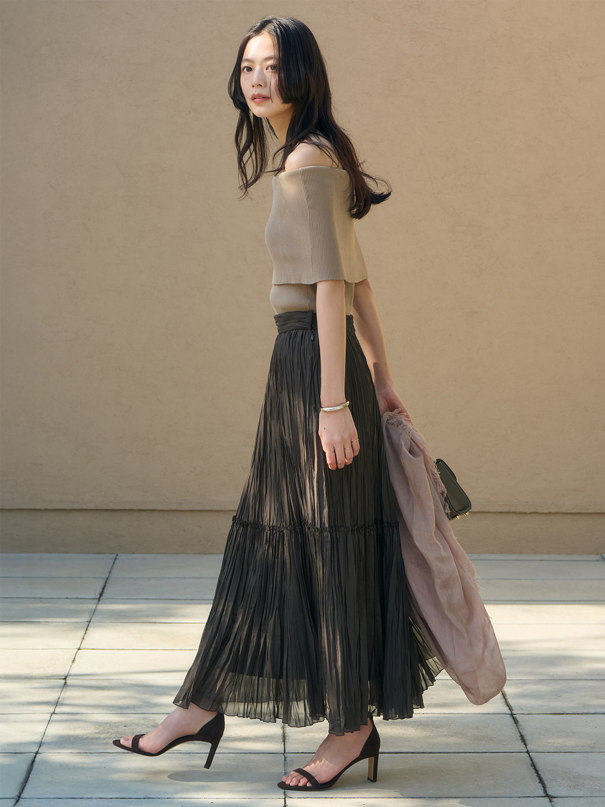 ソフトフィットオフショルニットトップス