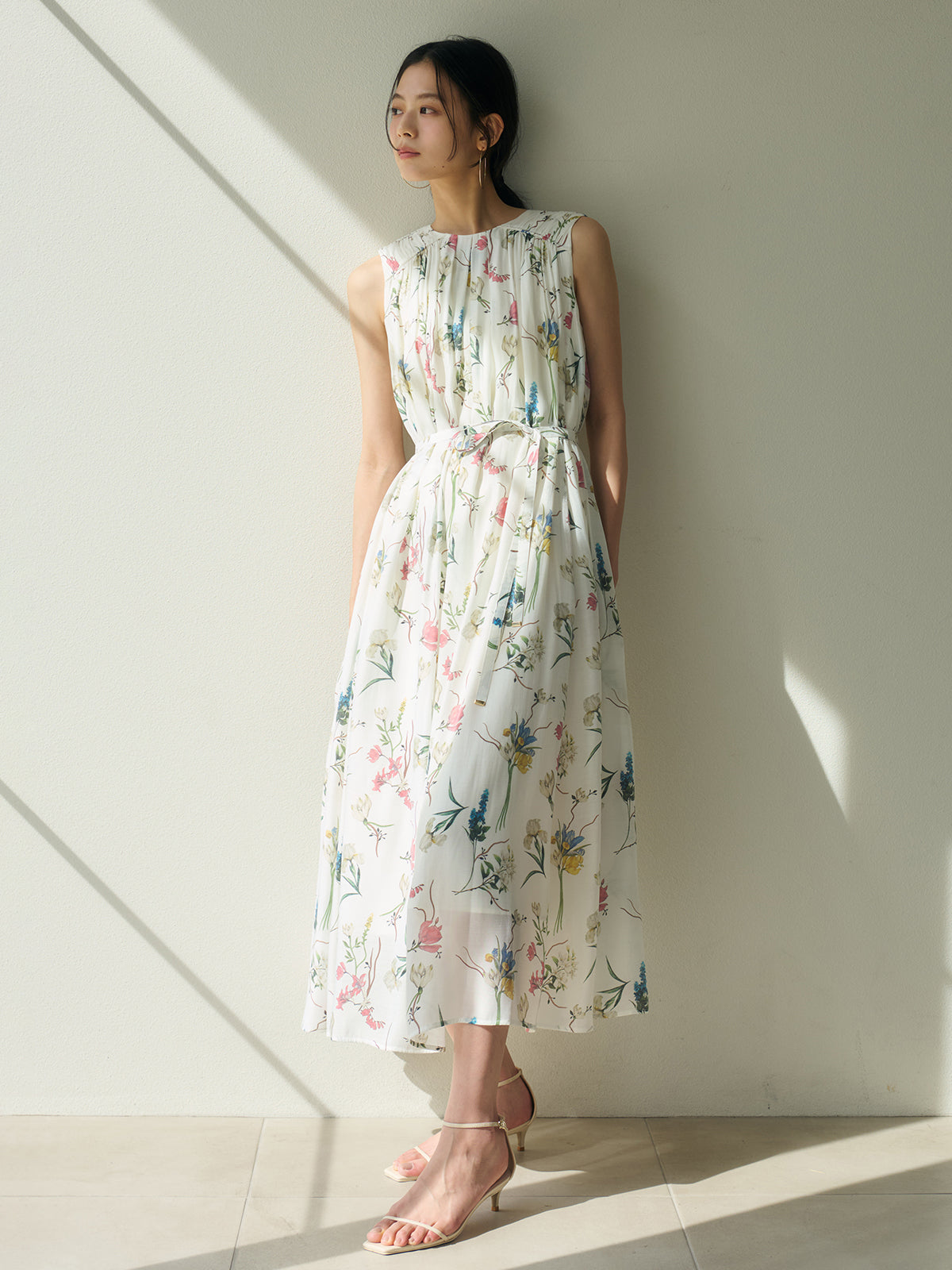 フローラルモチーフプリントワンピース