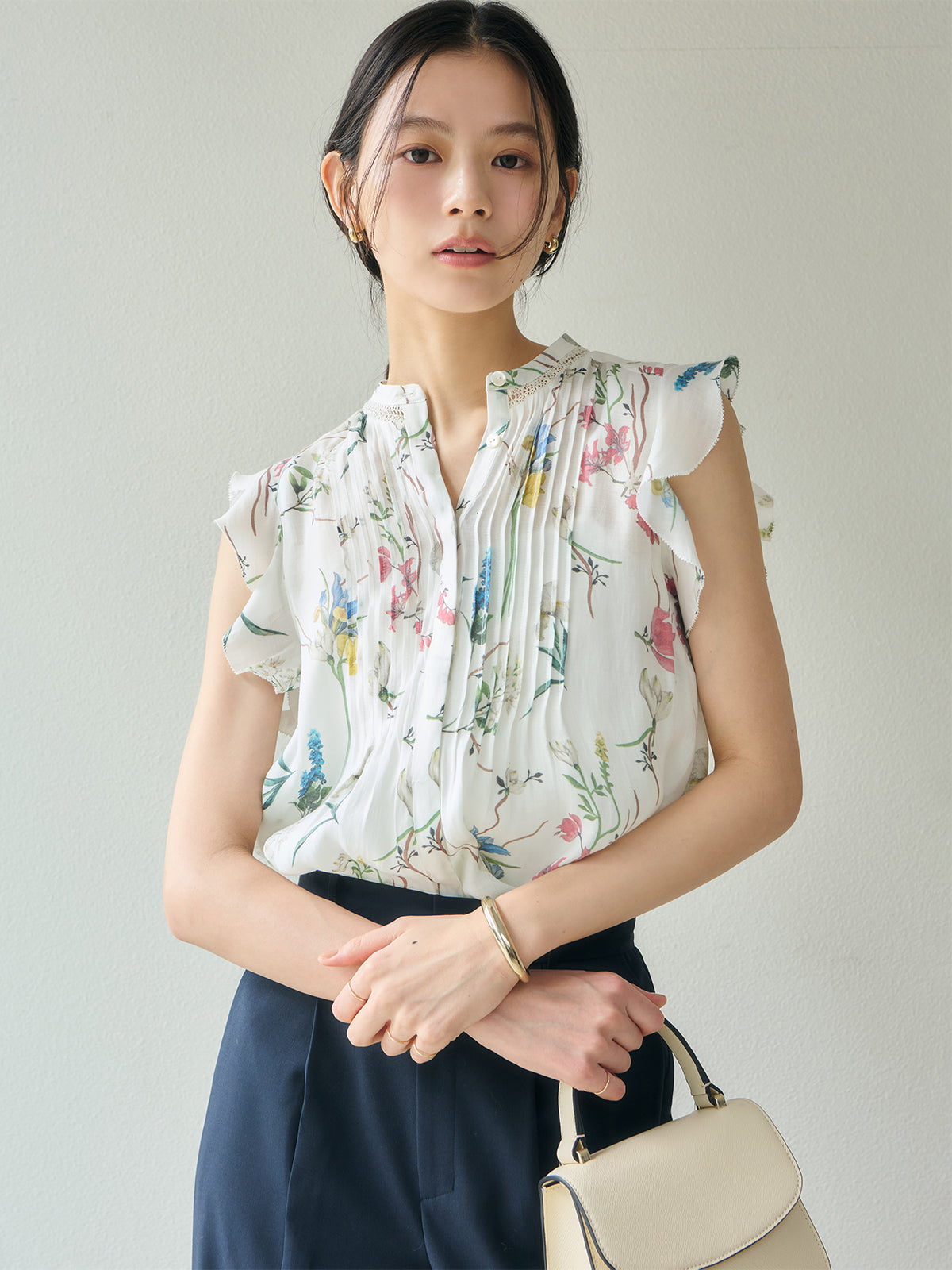 フローラルモチーフプリントブラウス