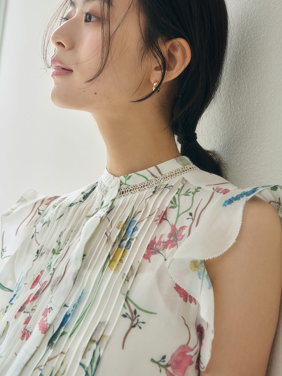 フローラルモチーフプリントブラウス