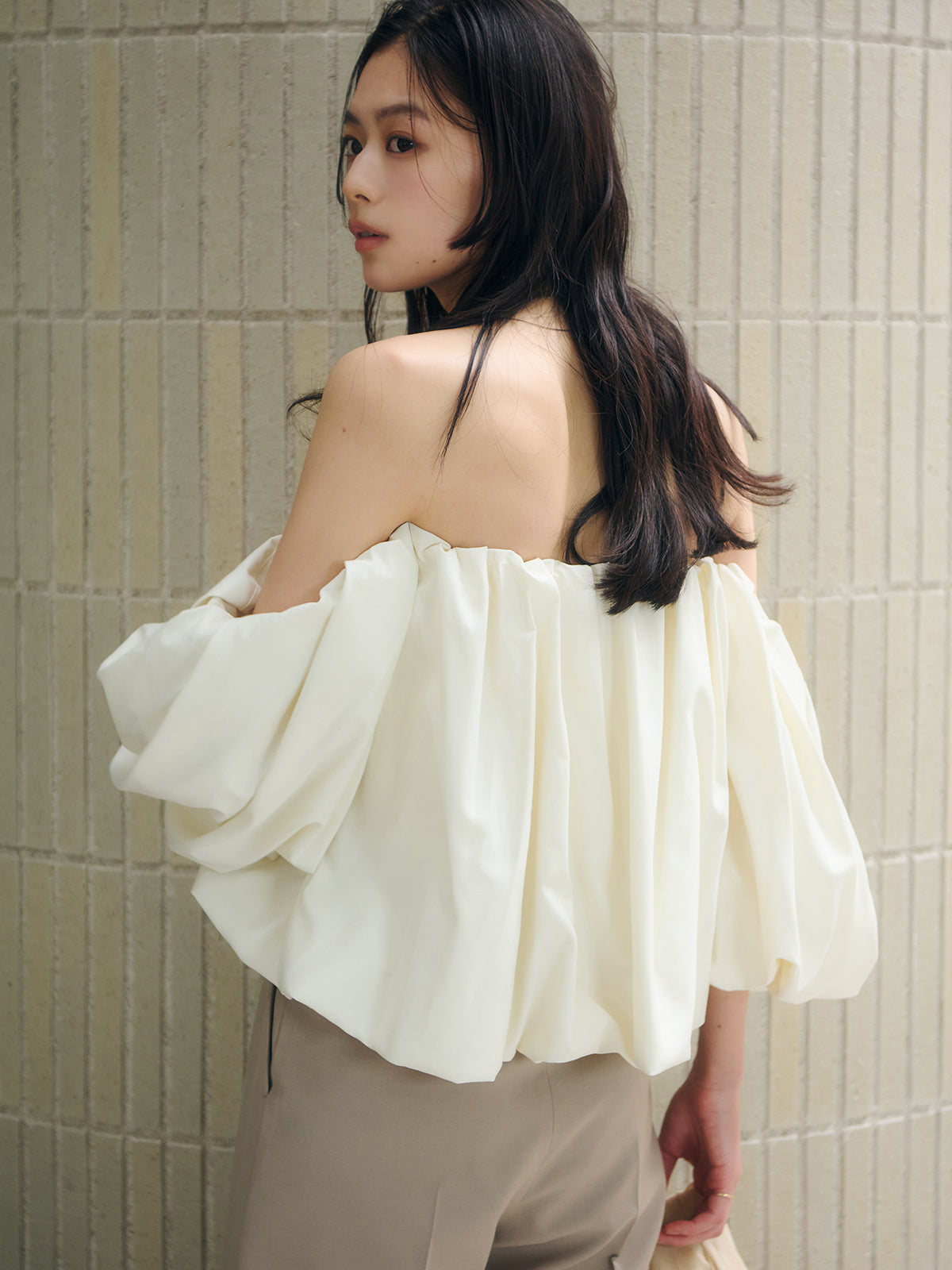 ボリュームバルーンブラウス