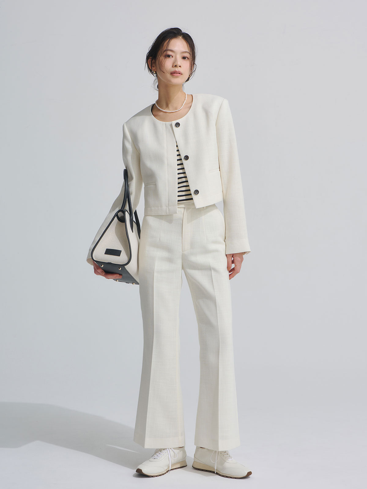 COLOR:IVORY
