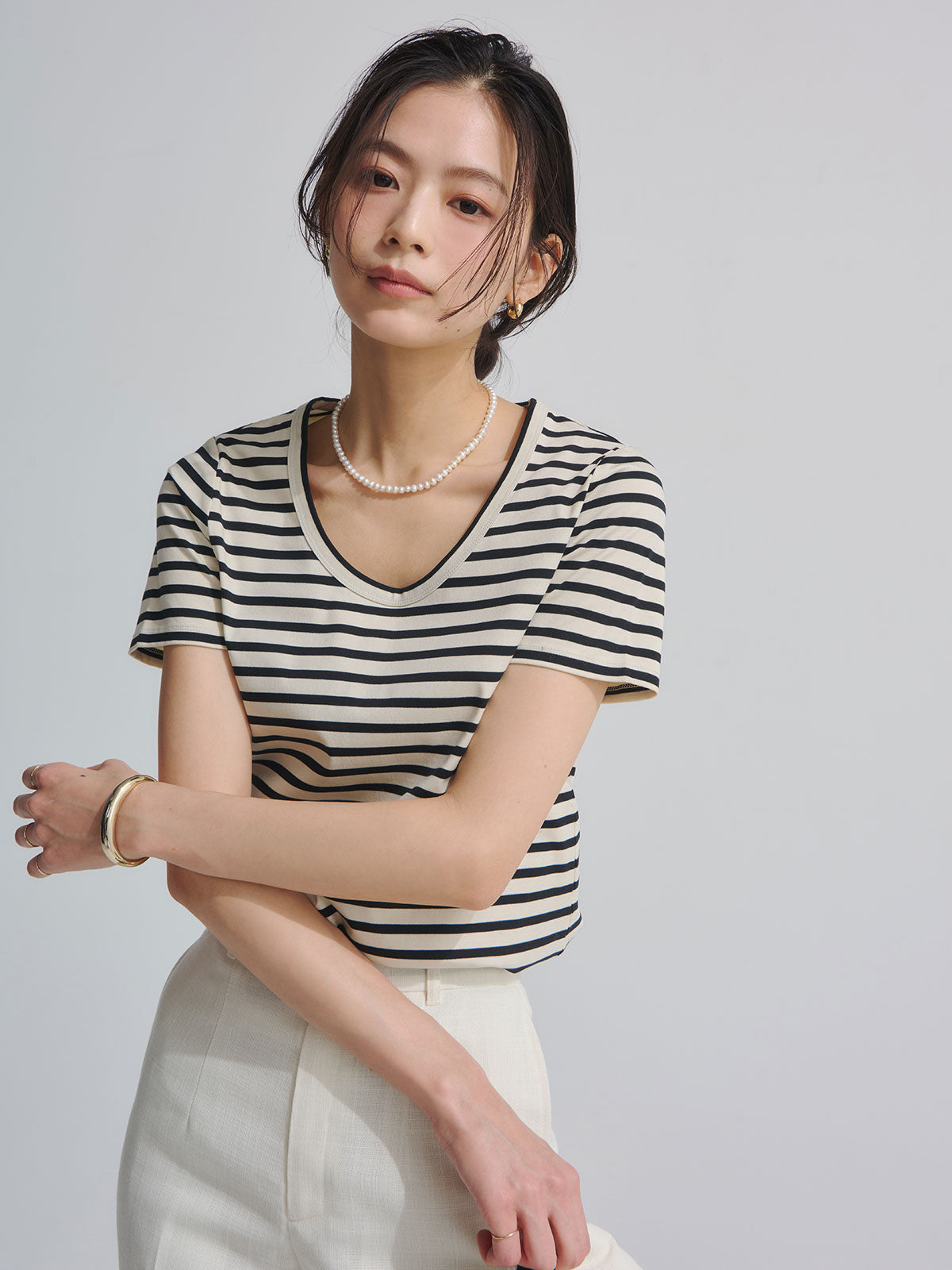 丝滑触感棉质U领T恤