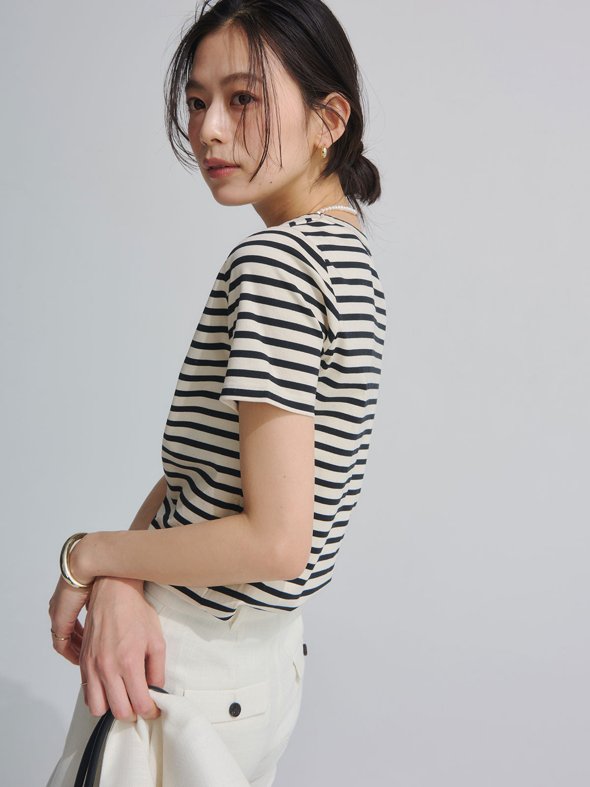 丝滑触感棉质U领T恤