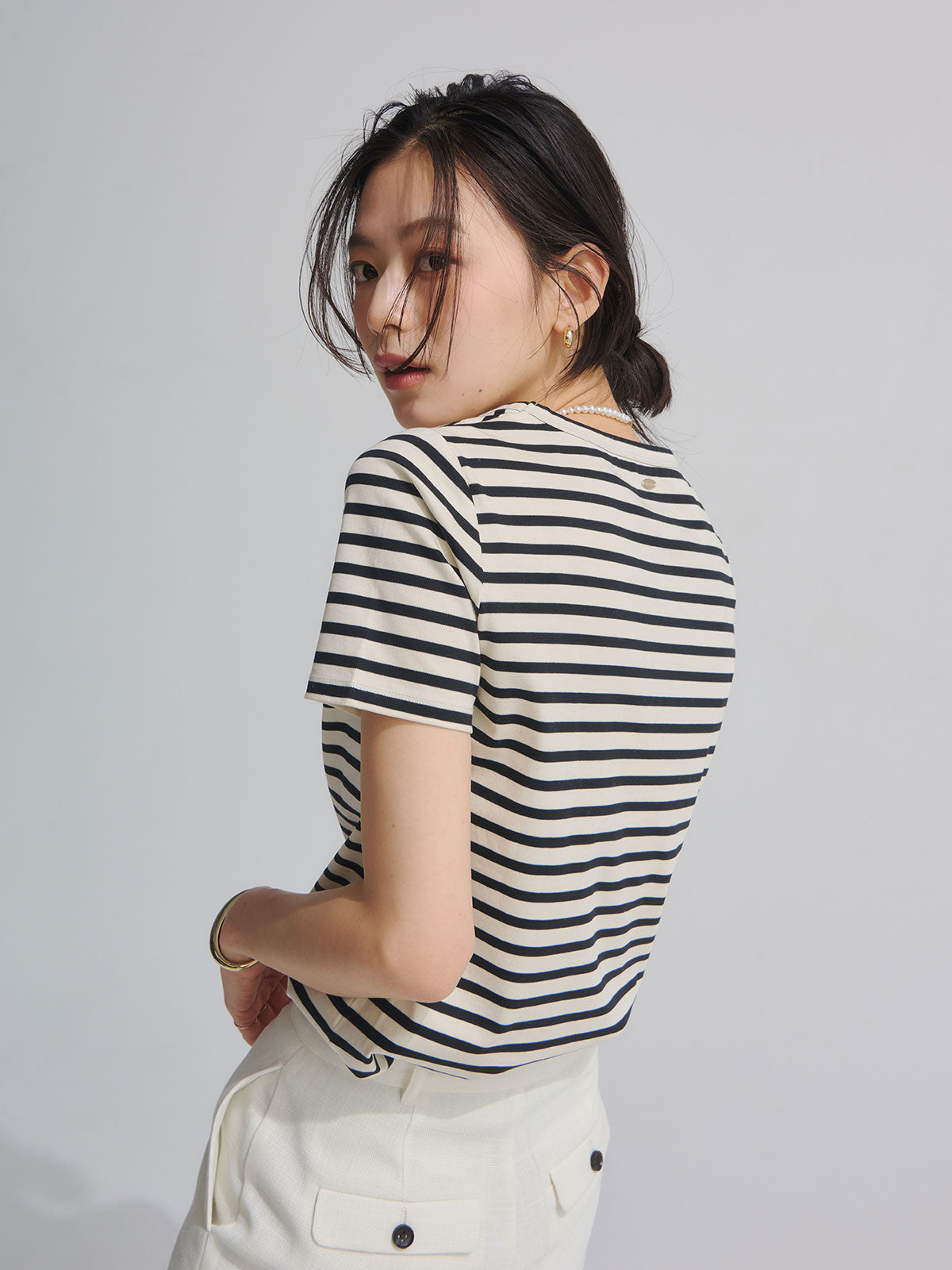 丝滑触感棉质U领T恤