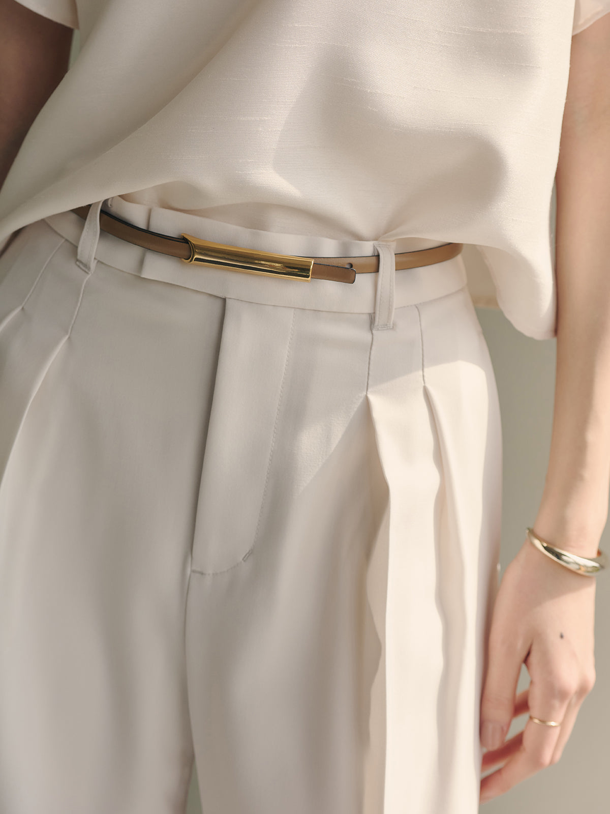 Petal Form Sleeve Blouse