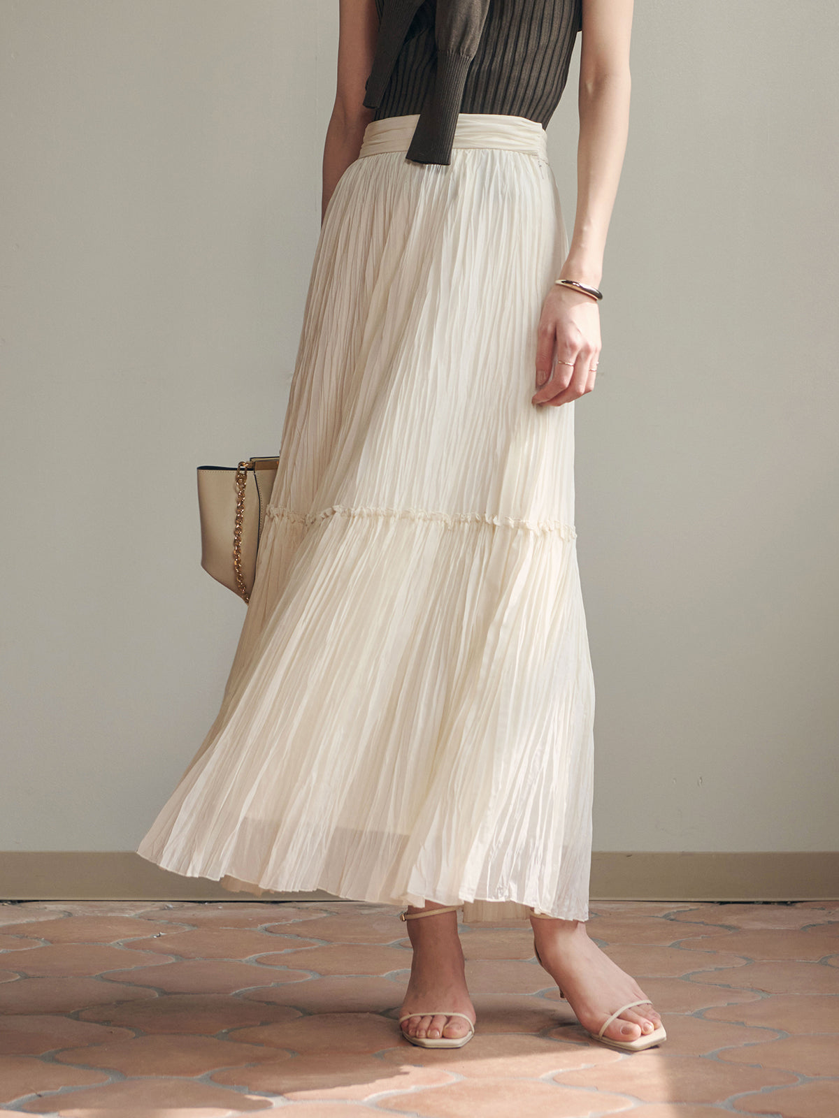 轻盈皱褶褶皱裙