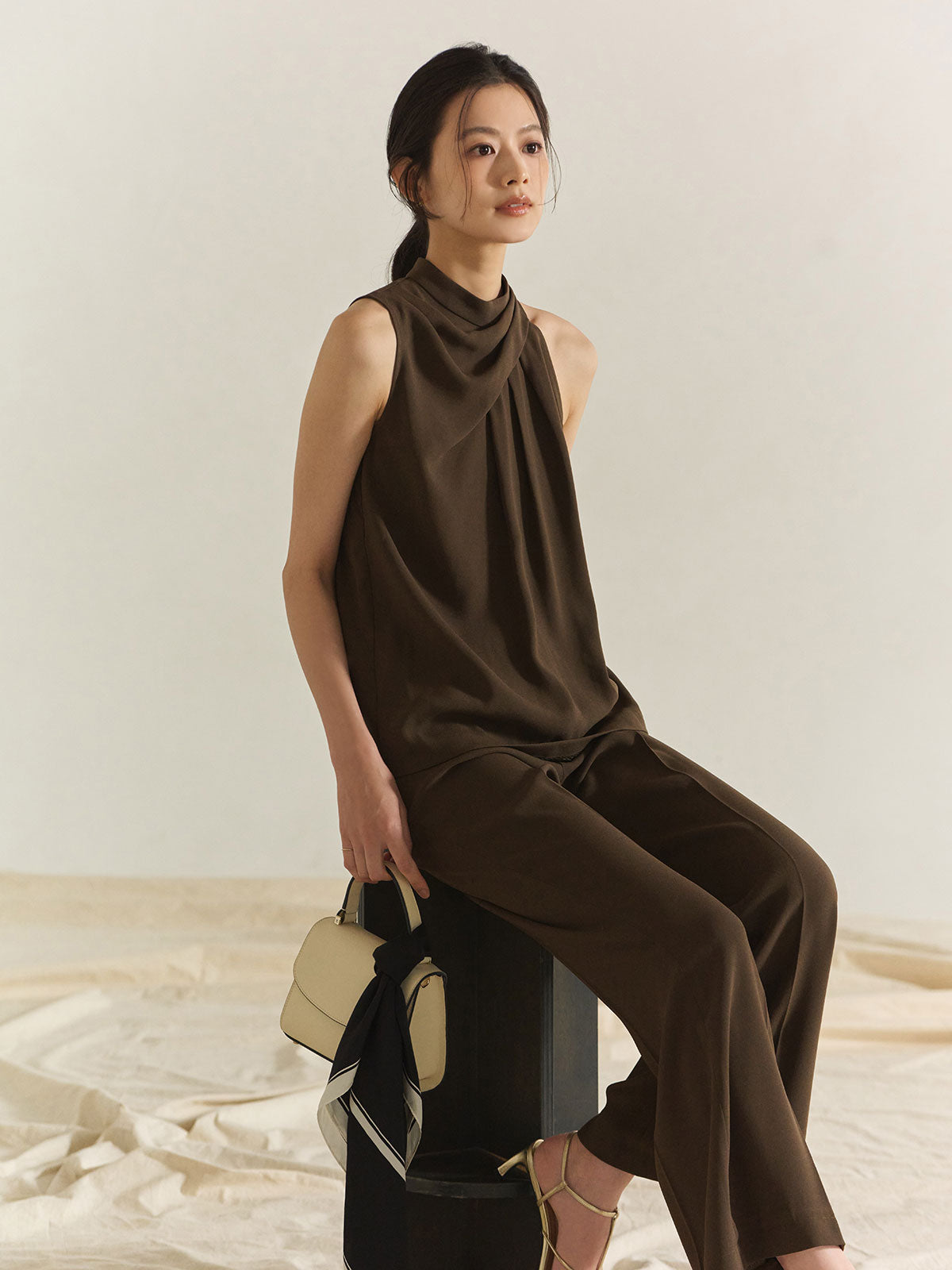 COLOR:BLACK