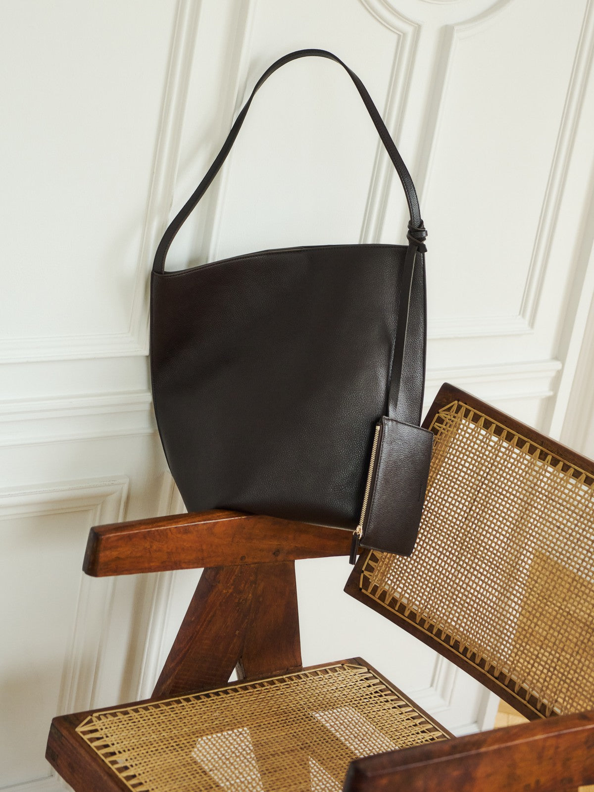 COLOR:BROWN