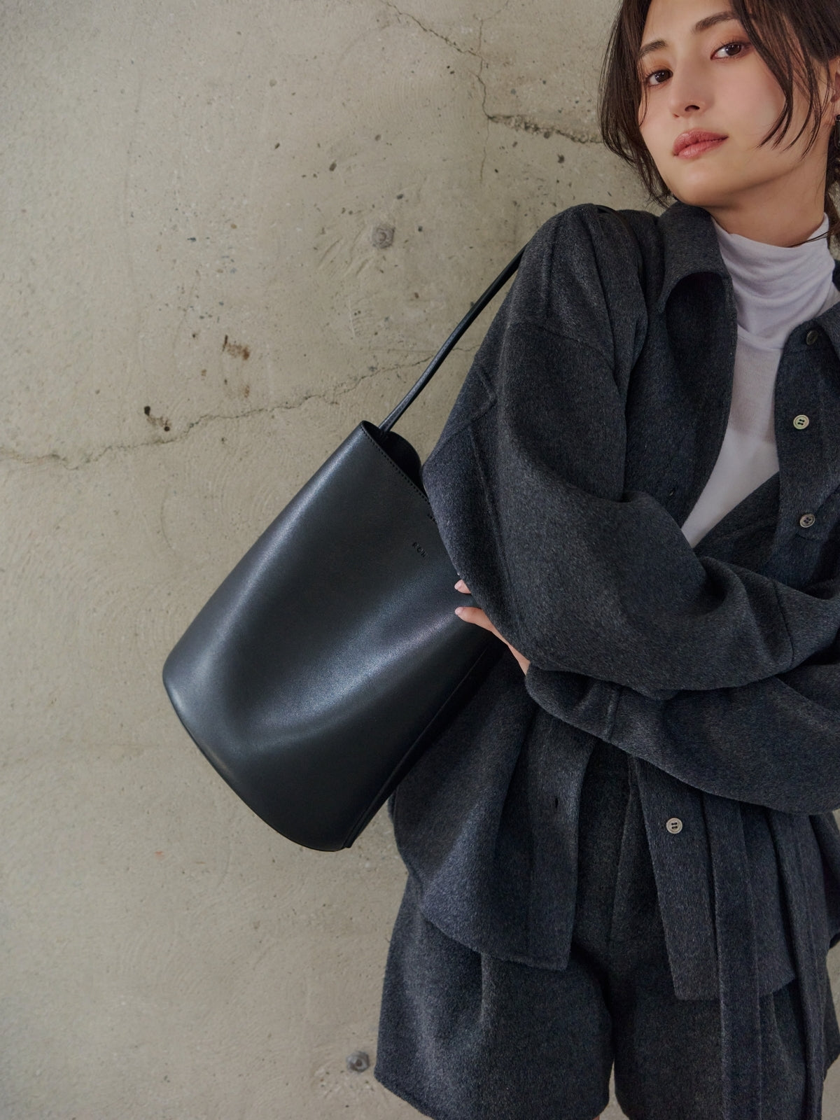 【ROH SEOUL】Medium Mug shoulder bag