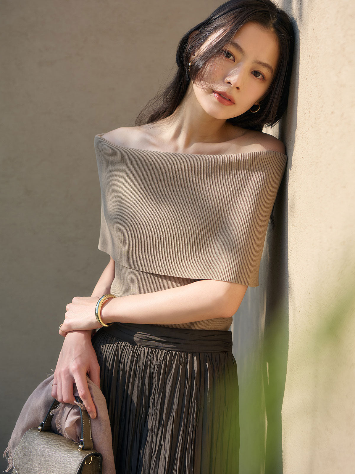 ソフトフィットオフショルニットトップス