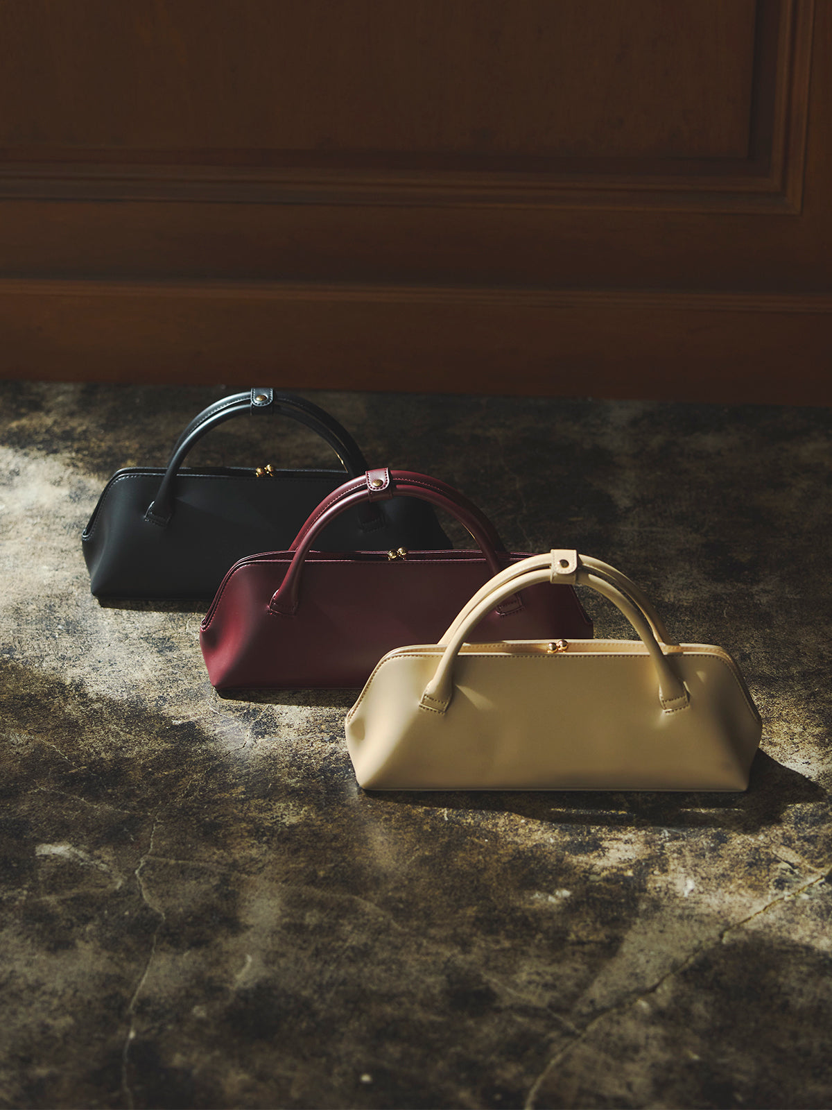 タイトハンドルバッグ