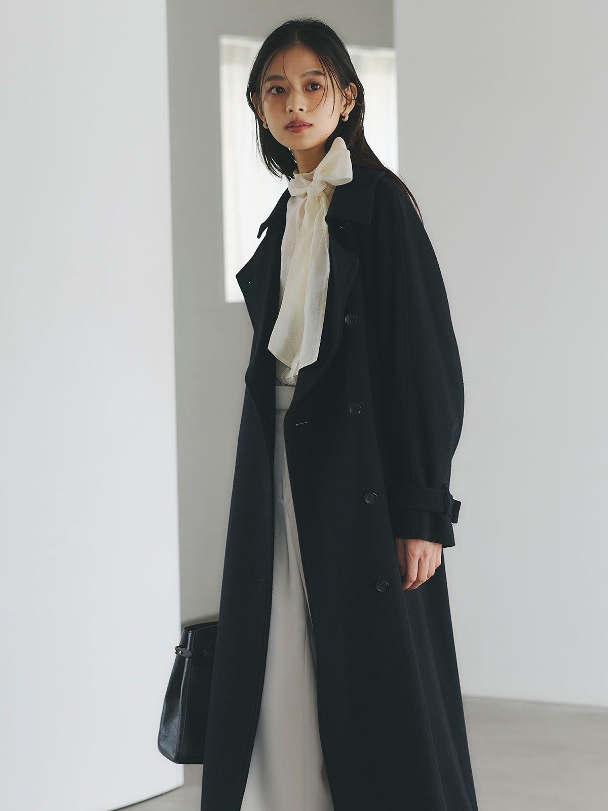 ハイネックシアーボウタイブラウス