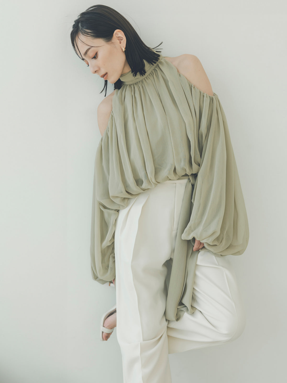 ツータックワイドパンツ