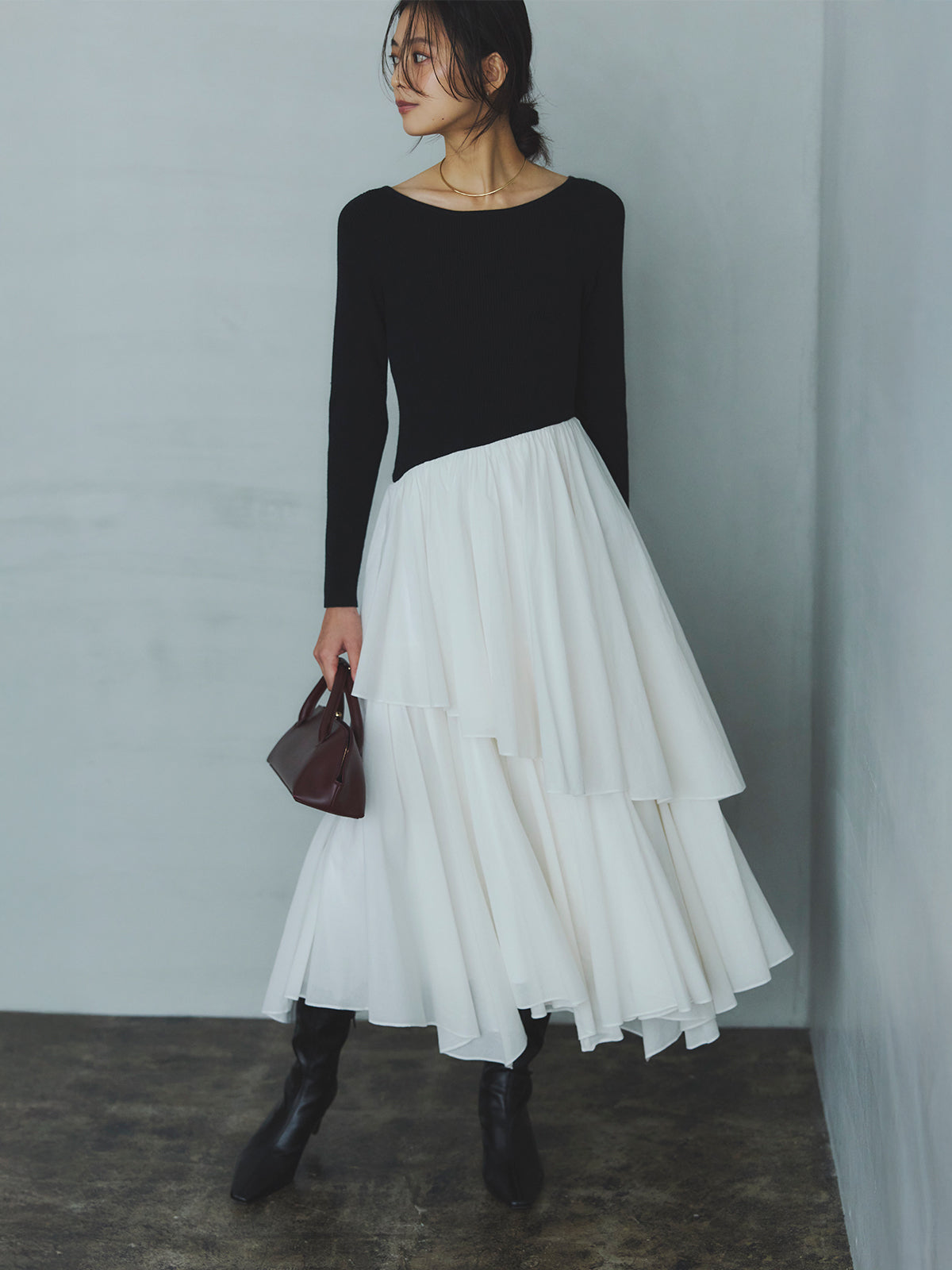 ボートネックイレギュラーヘムドッキングニットワンピース