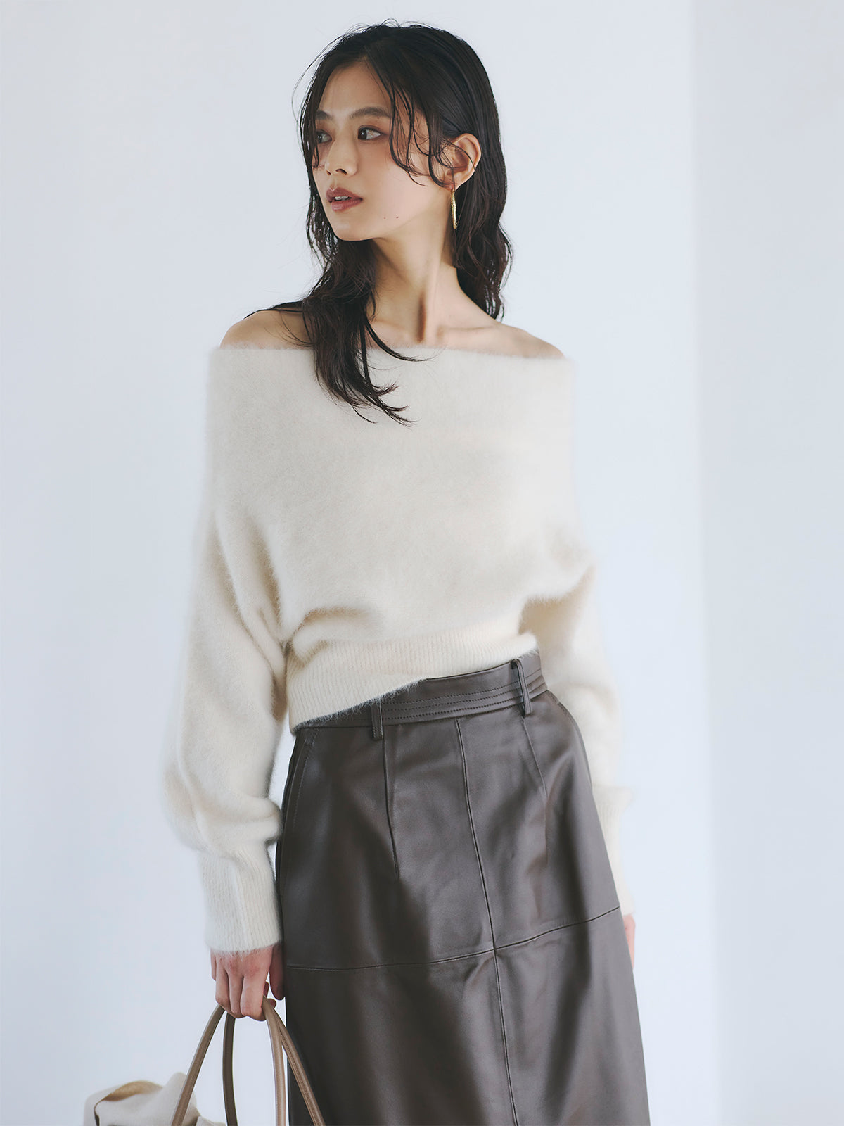 ラクーンフォックスオフショルニットプルオーバー