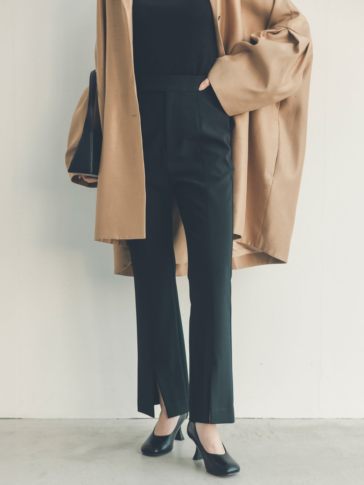 ストレッチスリットフレアパンツ