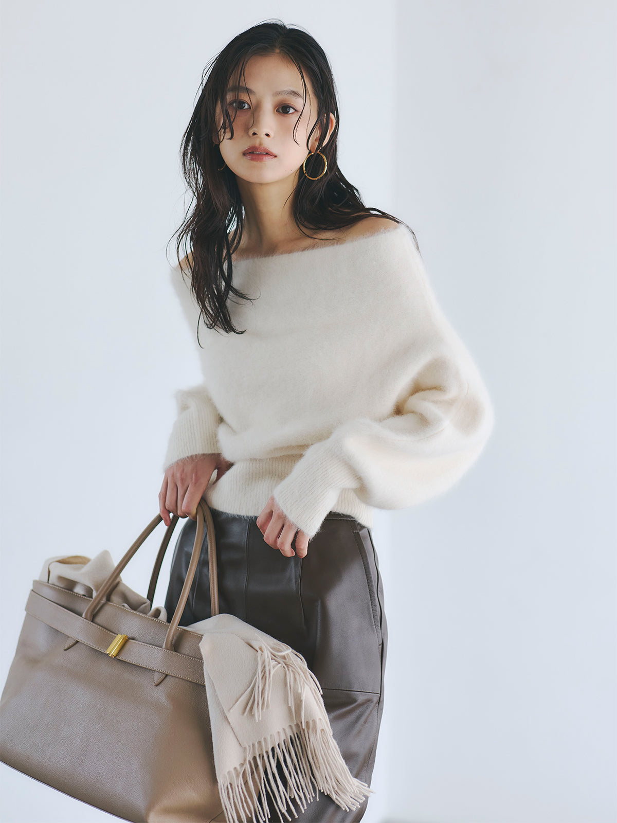 ラクーンフォックスオフショルニットプルオーバー