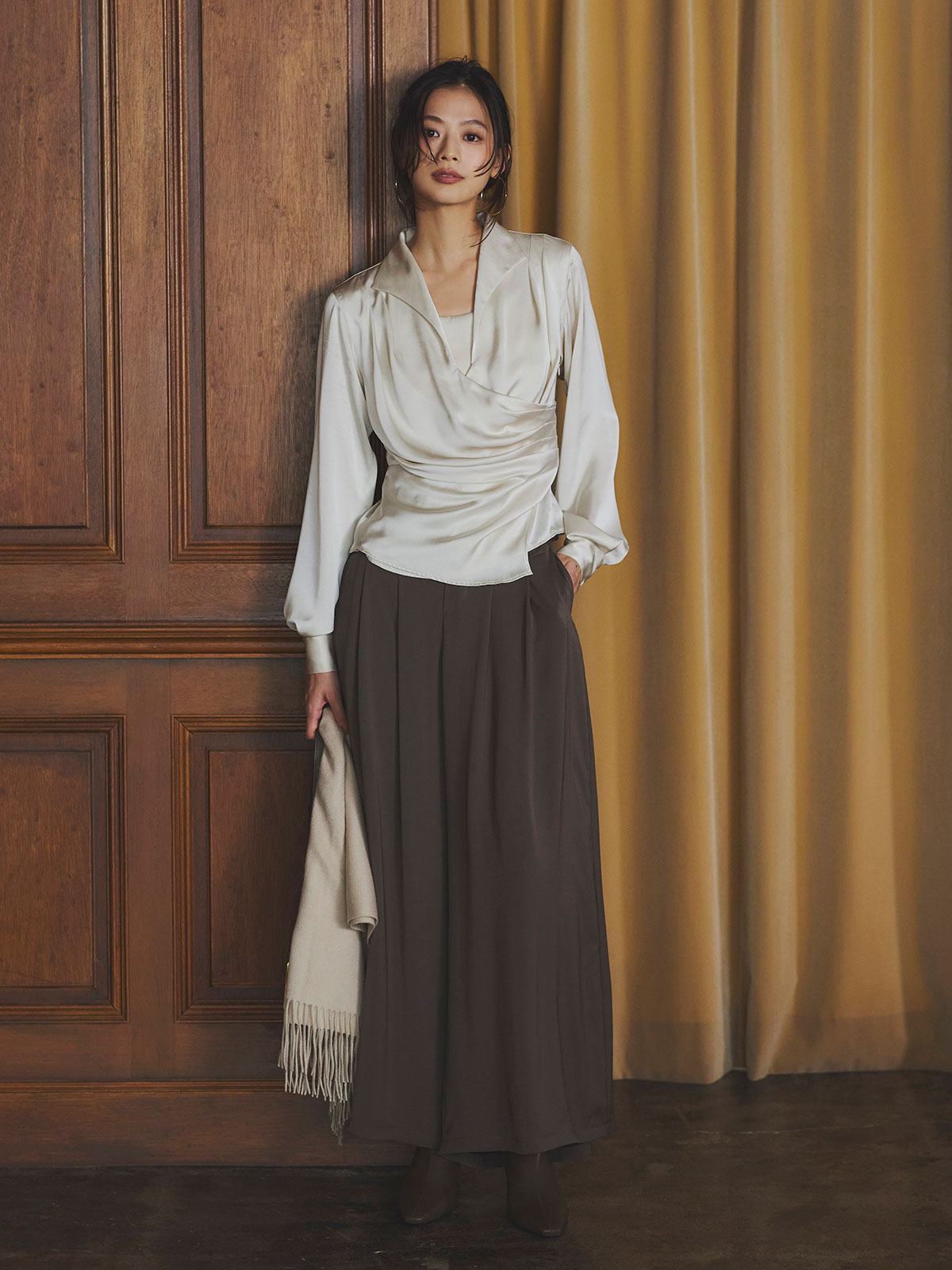 ポインテッドカラーシャツブラウス