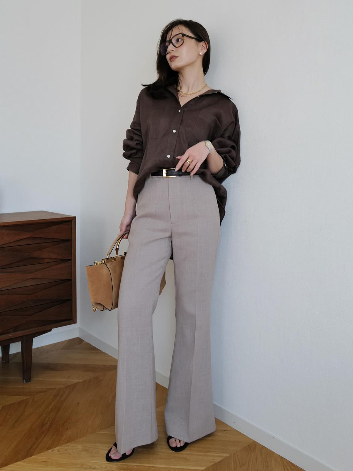 シンプルリネンシャツ