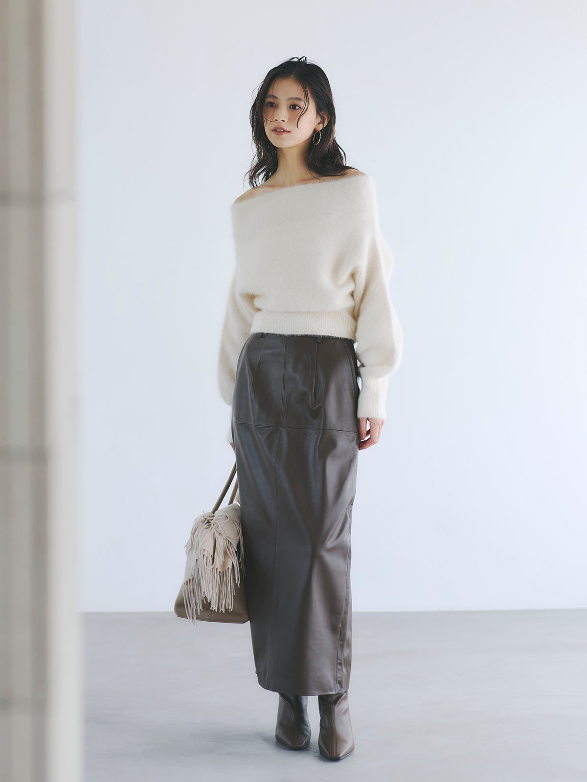 ラクーンフォックスオフショルニットプルオーバー