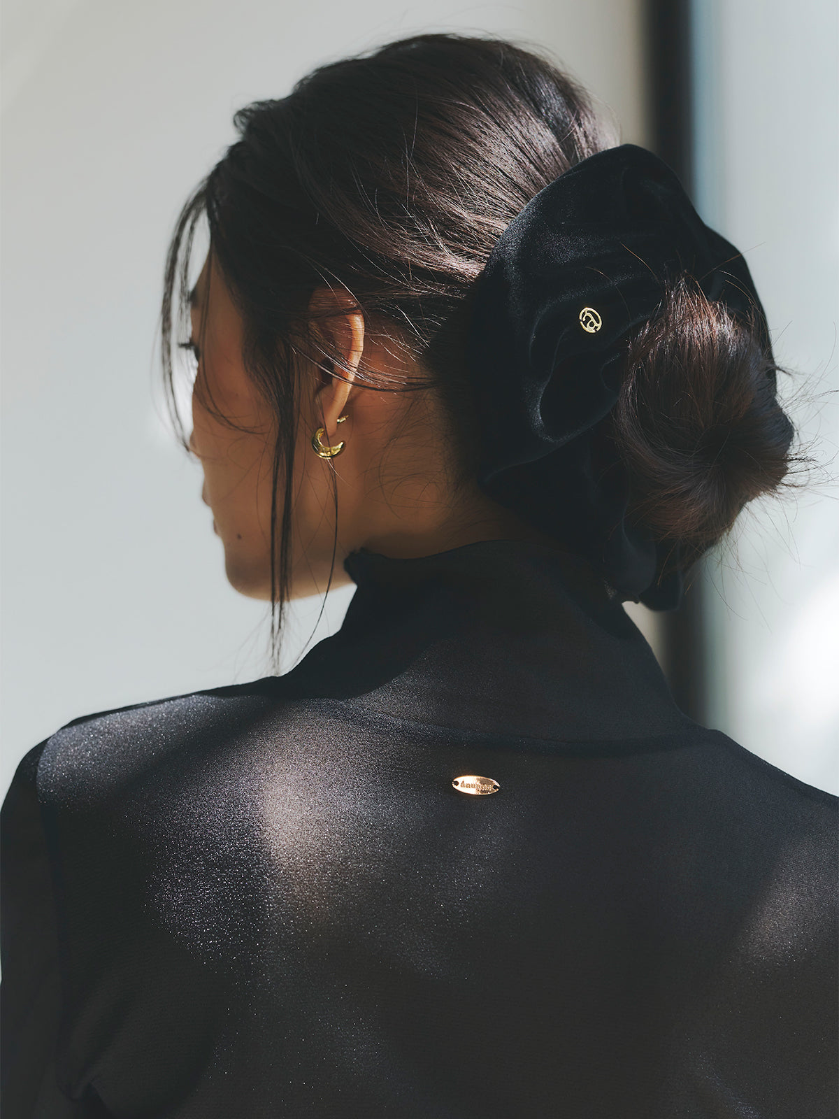 COLOR:BLACK