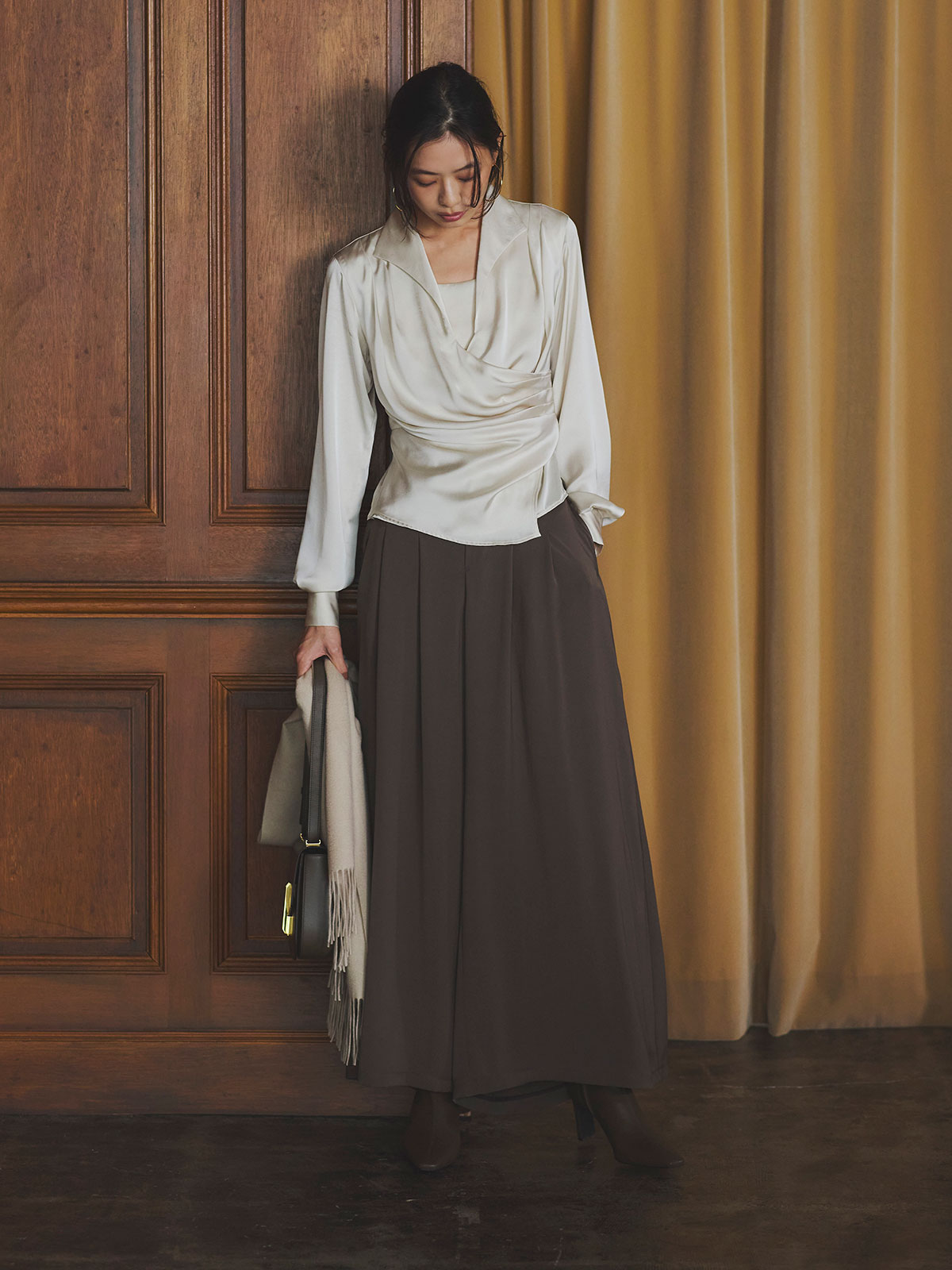 ポインテッドカラーシャツブラウス