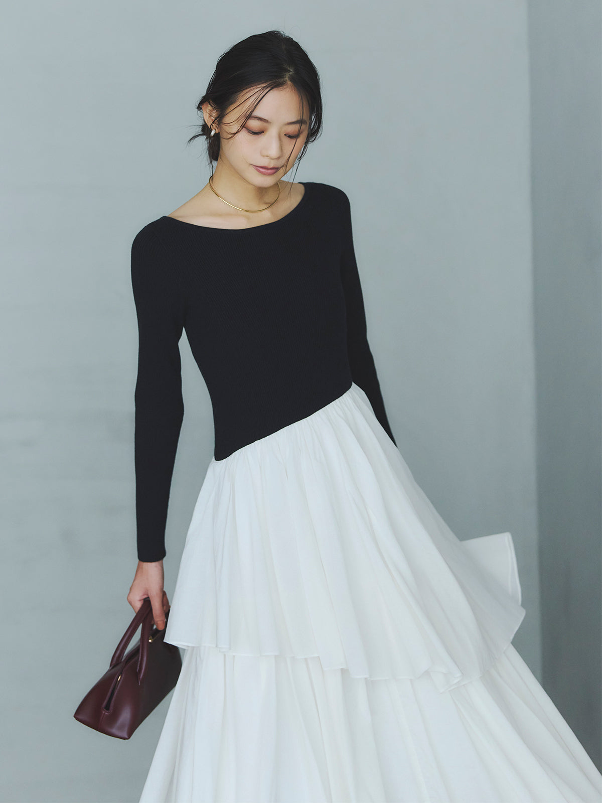 ボートネックイレギュラーヘムドッキングニットワンピース