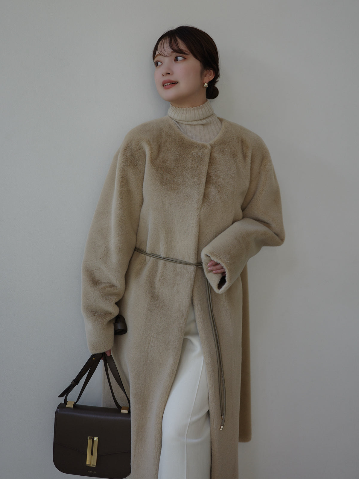 ECOPELノーカラーファーコート