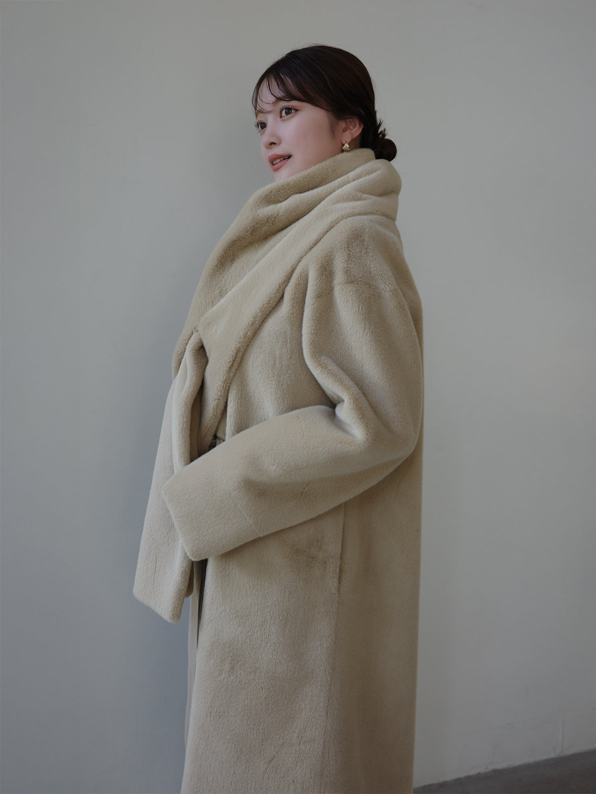 ECOPELノーカラーファーコート