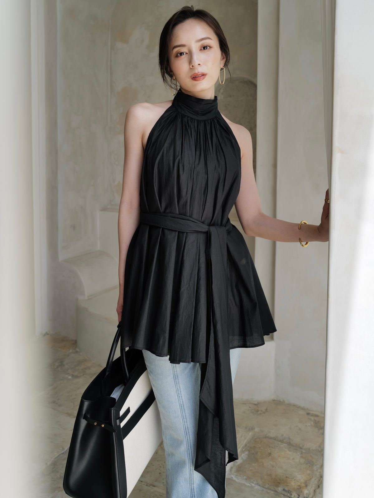 Indiaシルクブレンドバックオープンブラウス