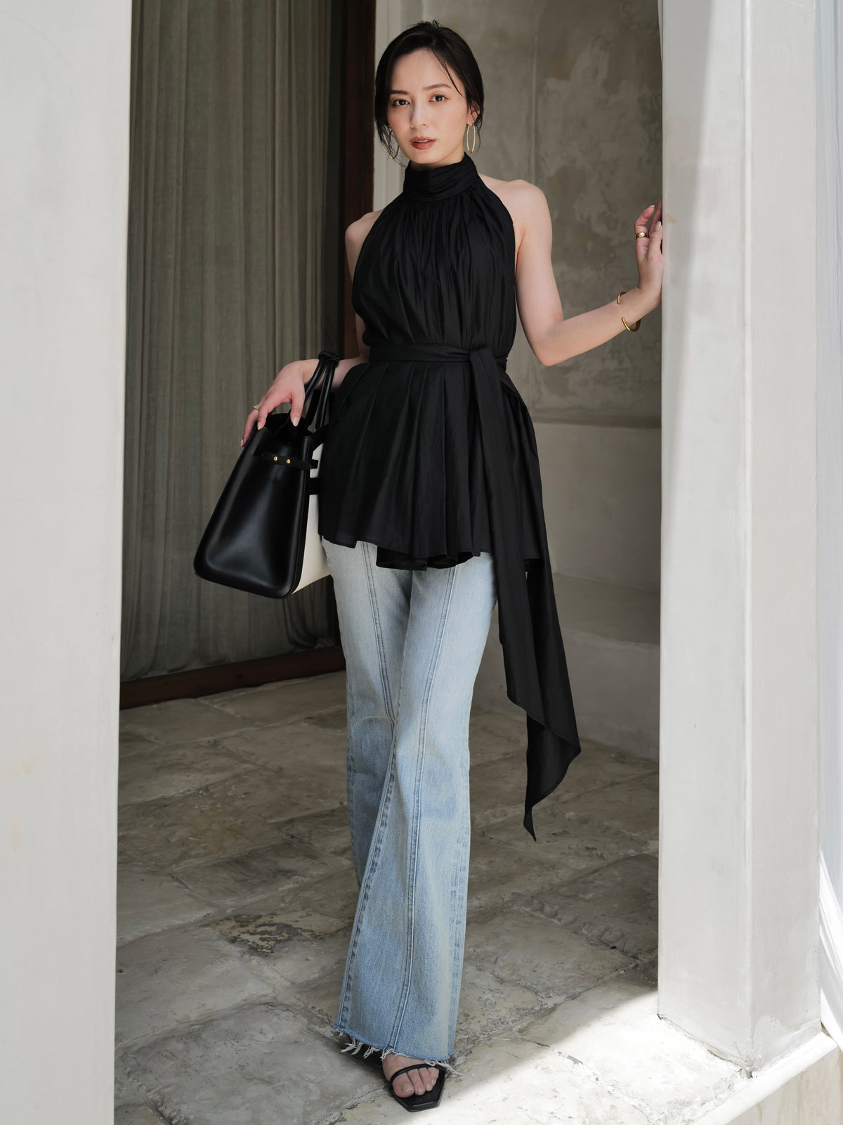 Indiaシルクブレンドバックオープンブラウス