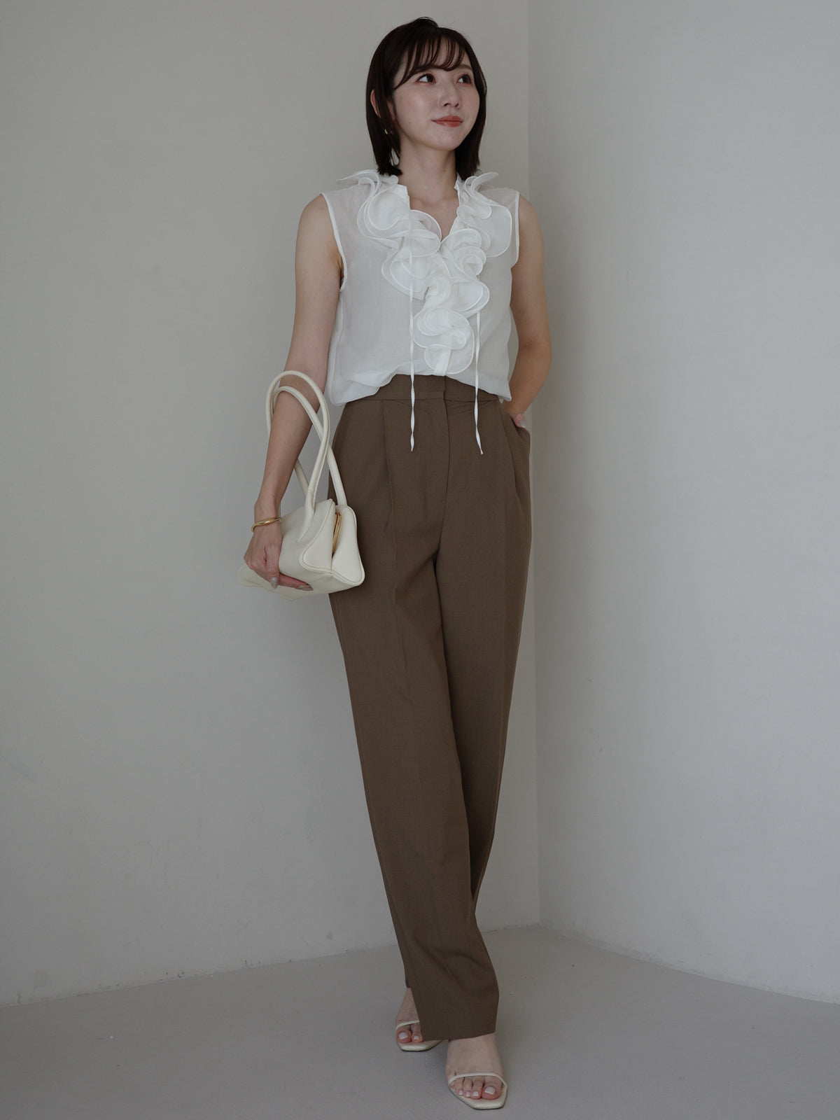 シルクブレンドラッフルブラウス