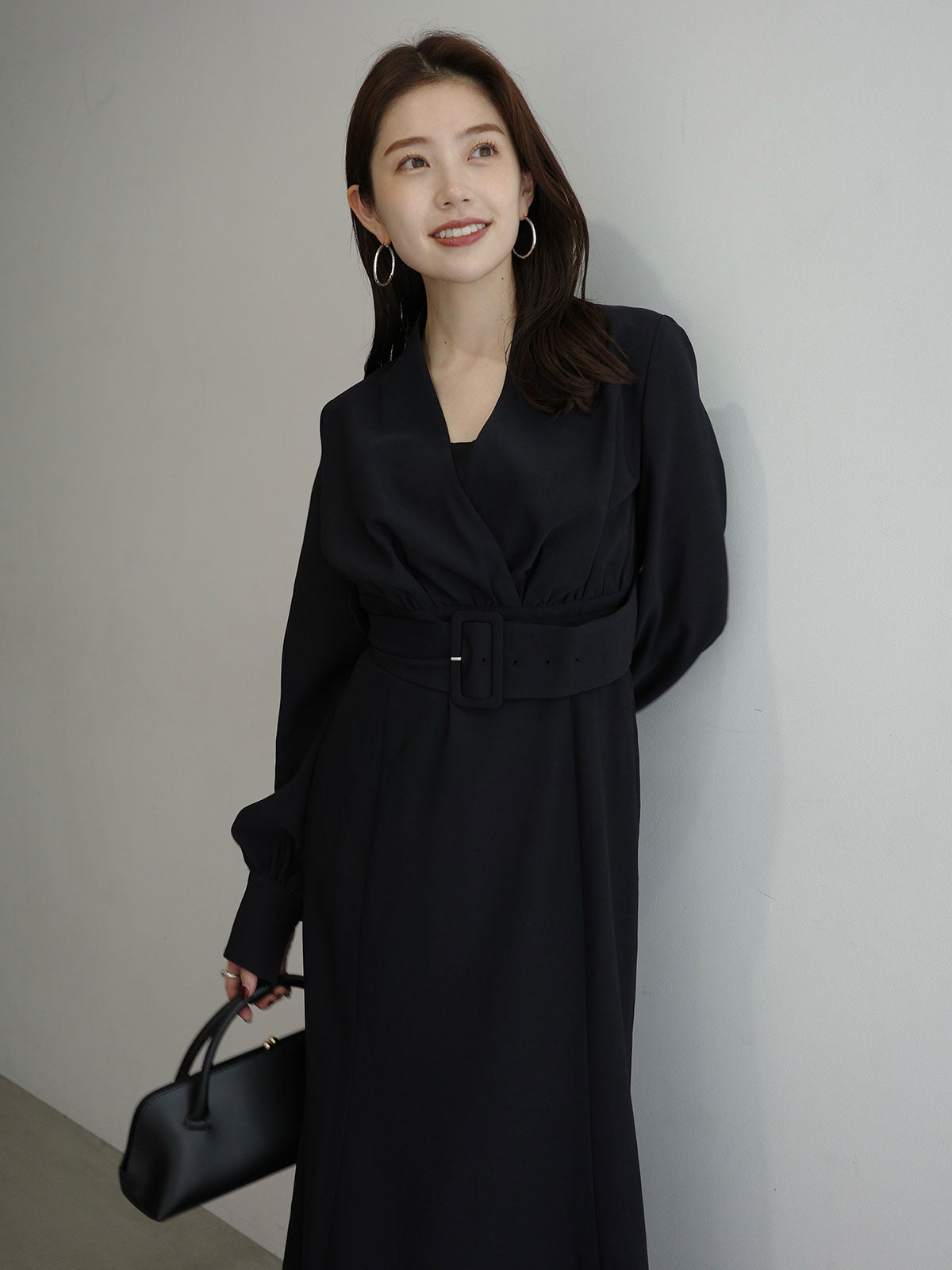 ノーカラーナローワンピース