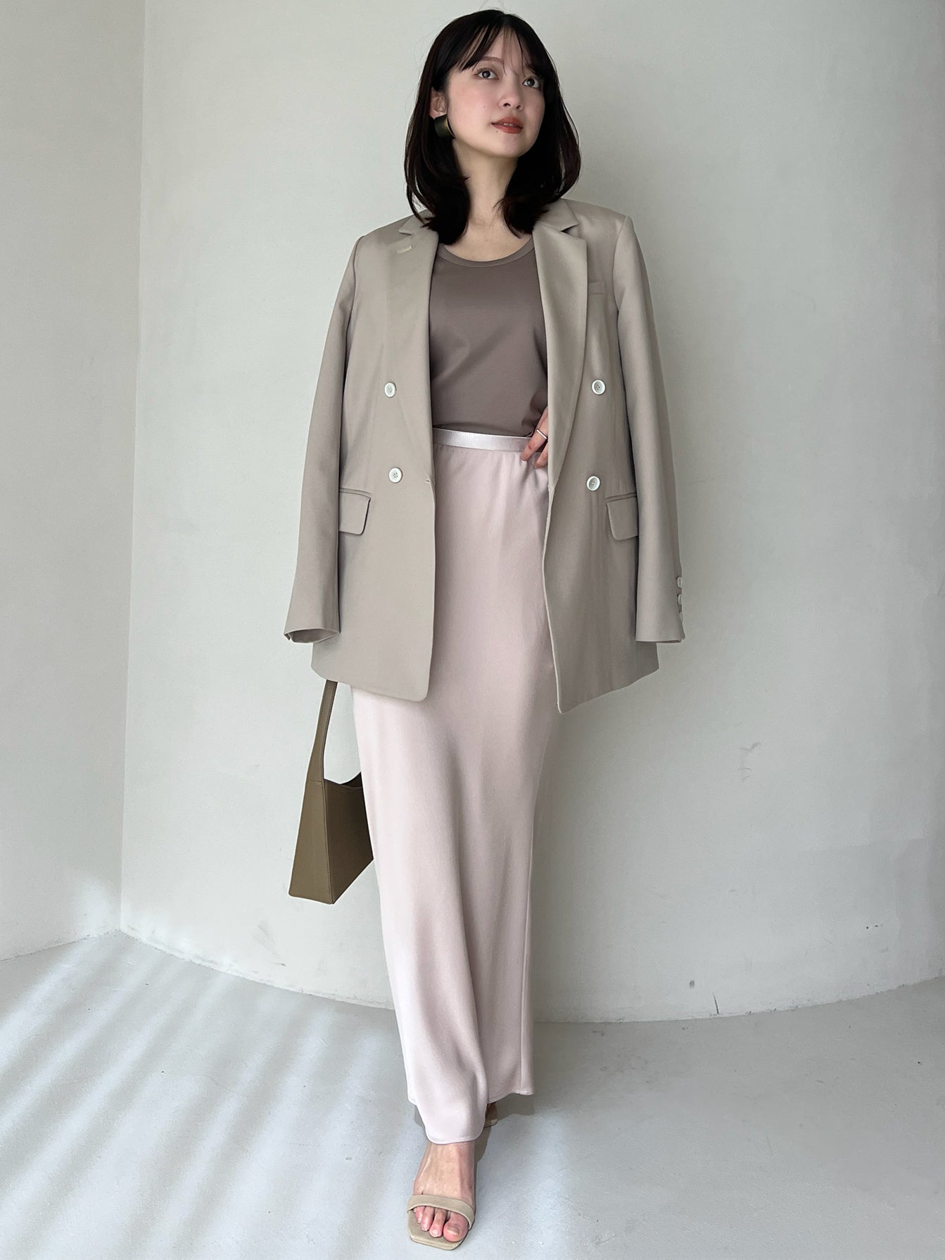 실크 터치 코튼 U넥 티