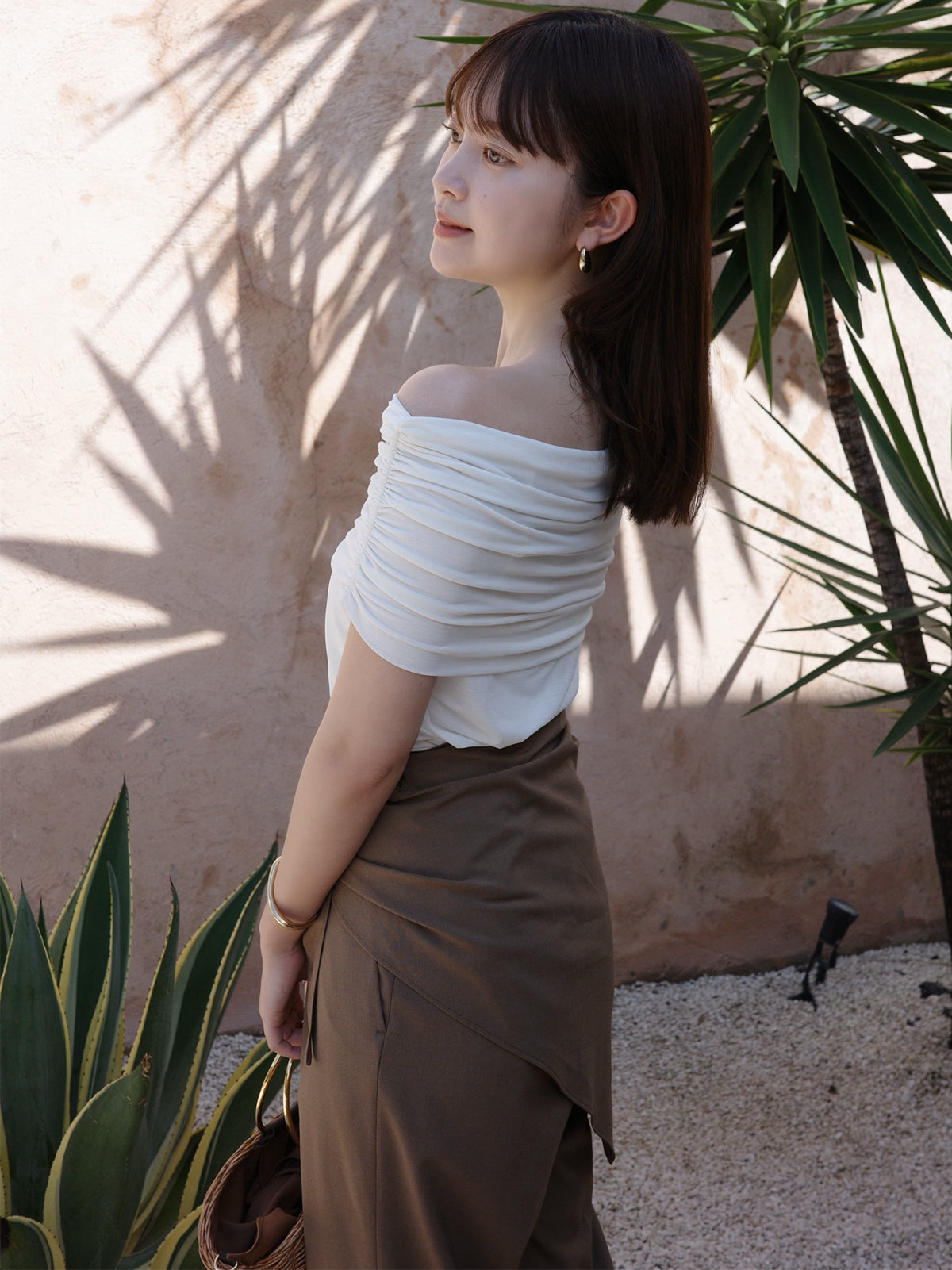 シアーオフショルギャザーカットトップス