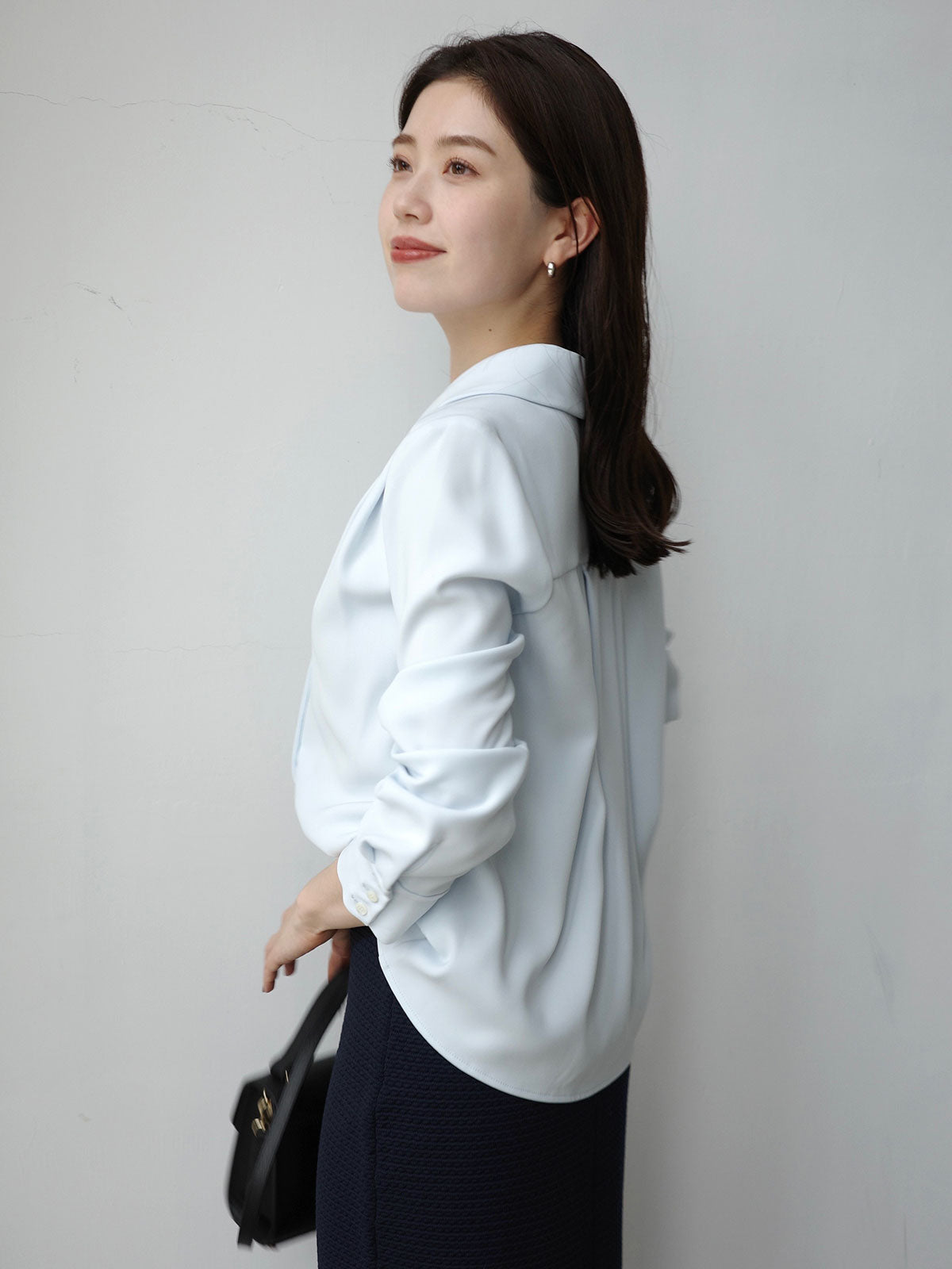 ダブルサテンショールカラーブラウス