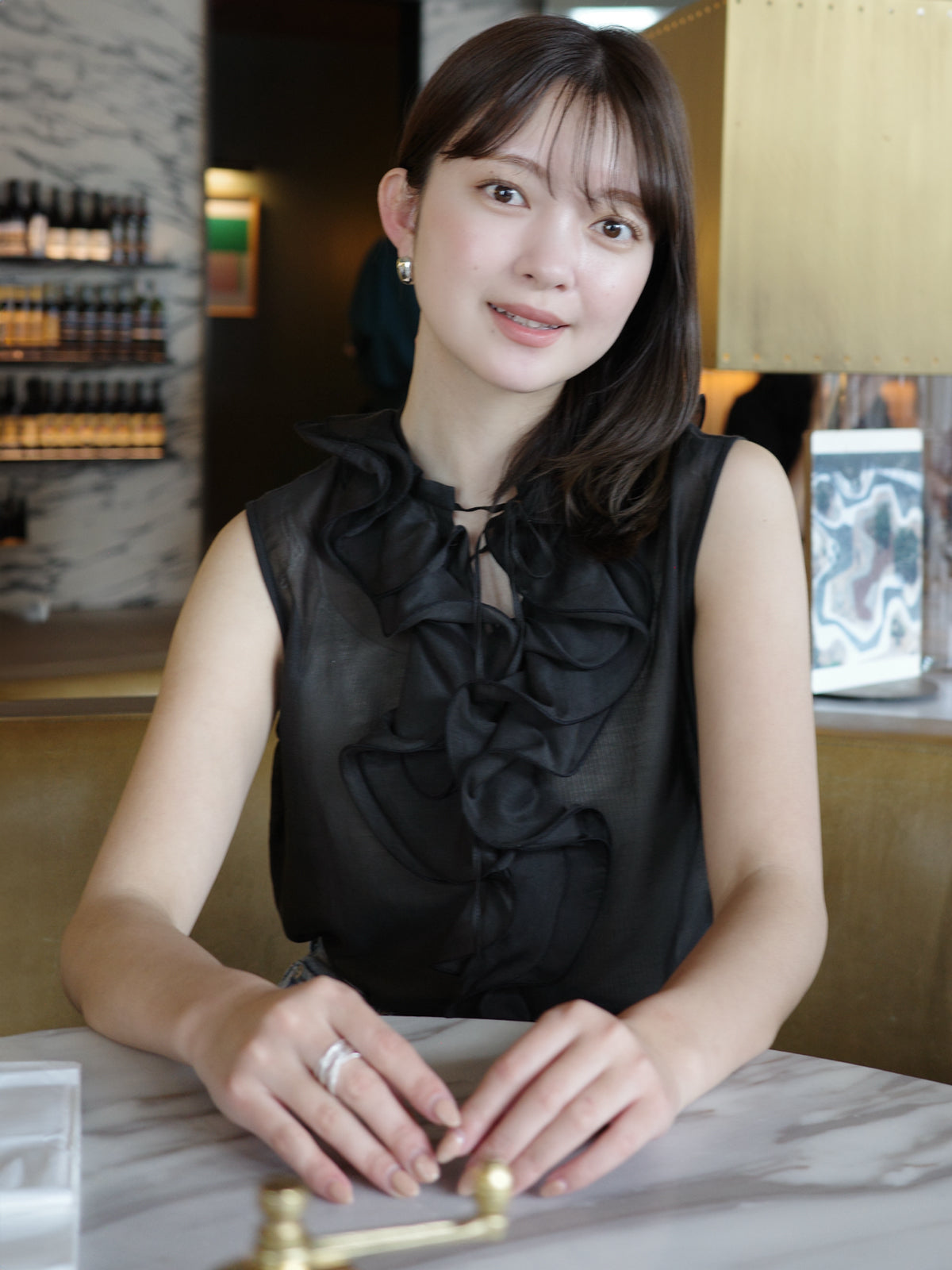 シルクブレンドラッフルブラウス