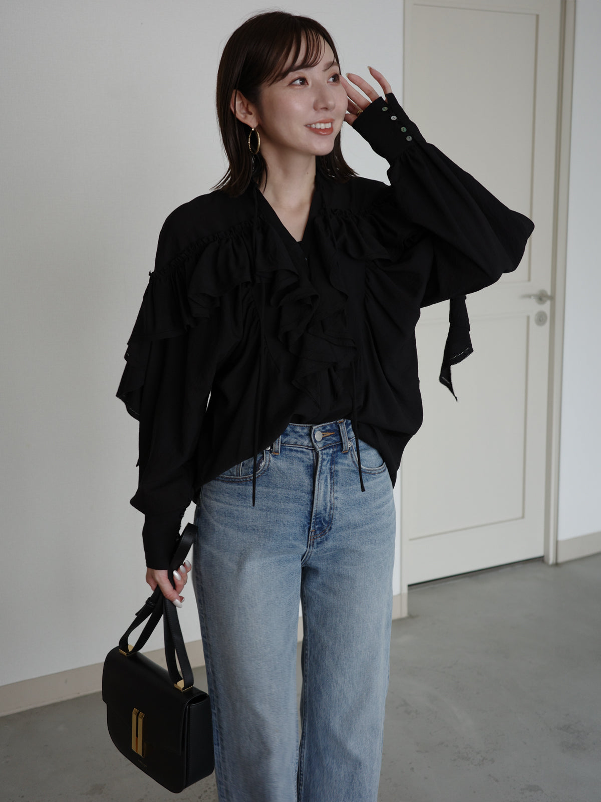 リンクルラッフルブラウス