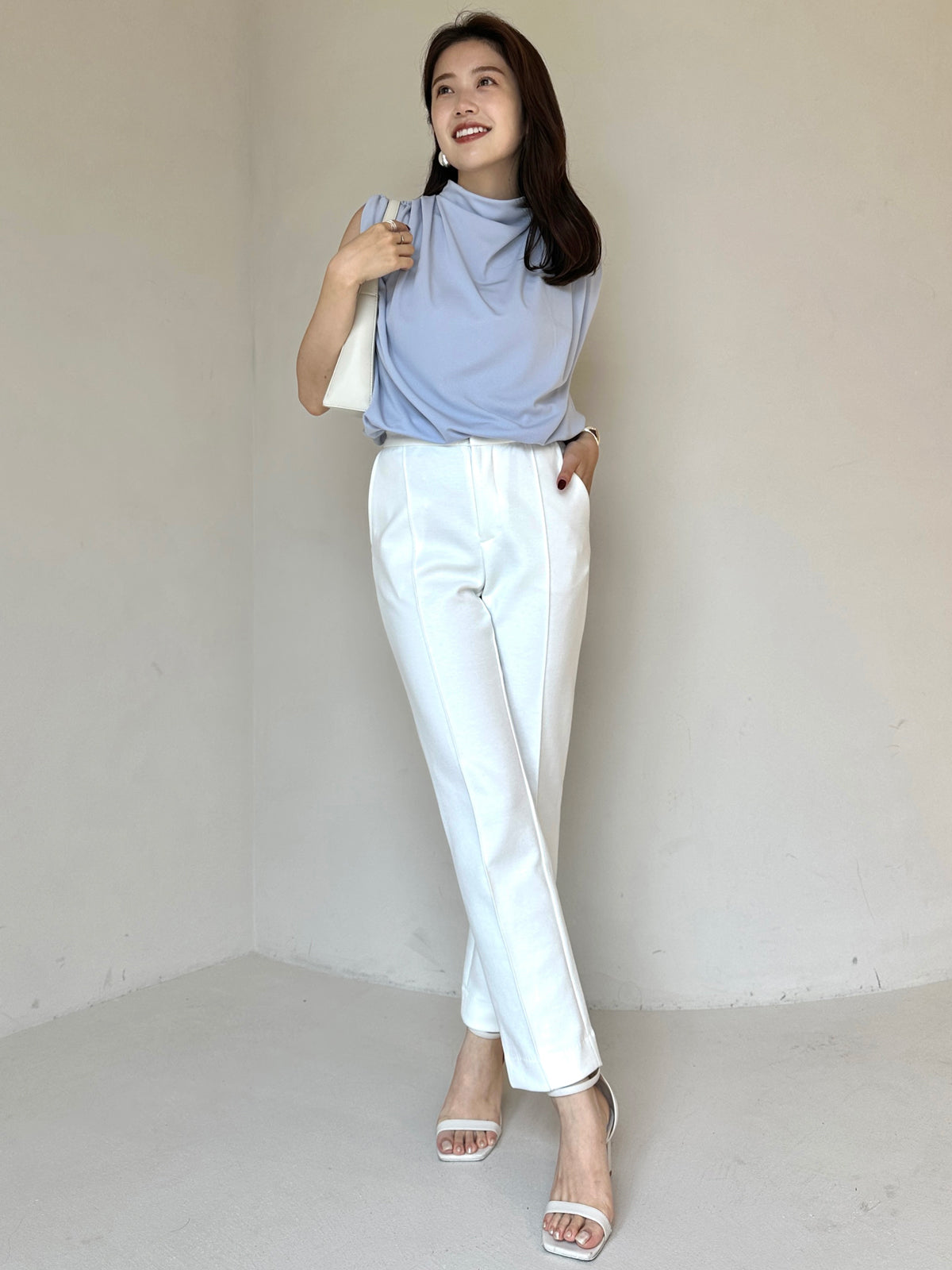 주름 드레이프 컷 탑