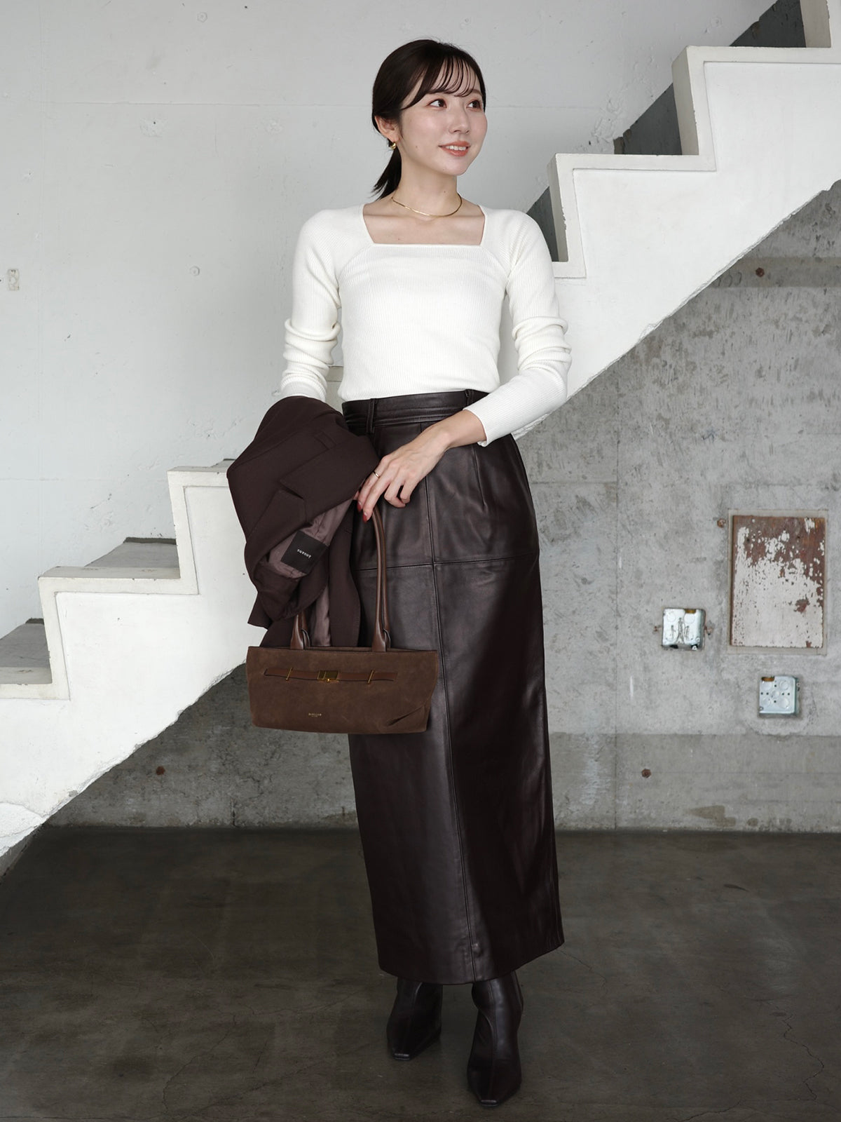 シルクカシミアブレンドデコルテリブニット