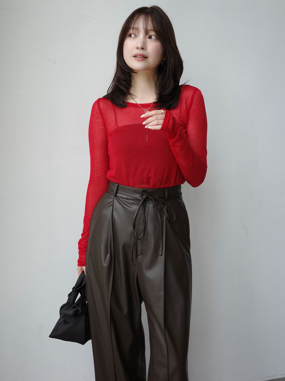 レザーライクリボンベルトパンツ