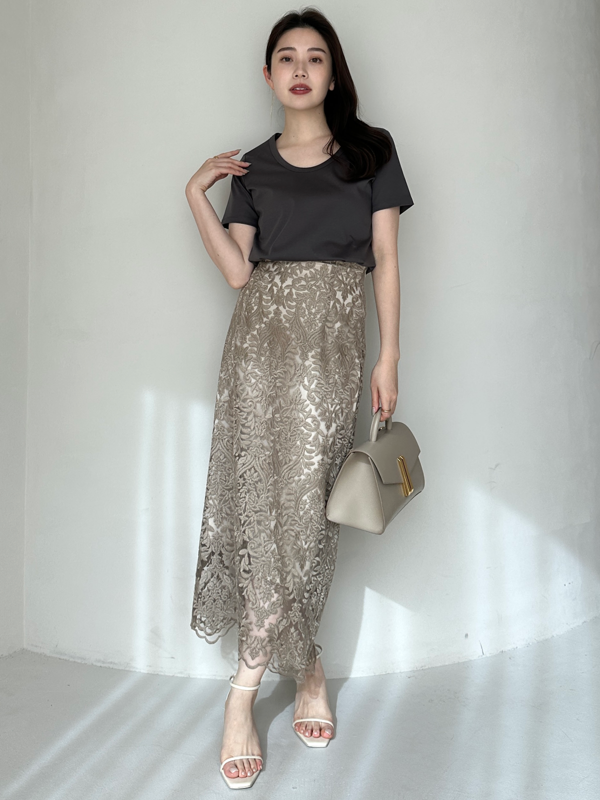 실크 터치 코튼 U넥 티