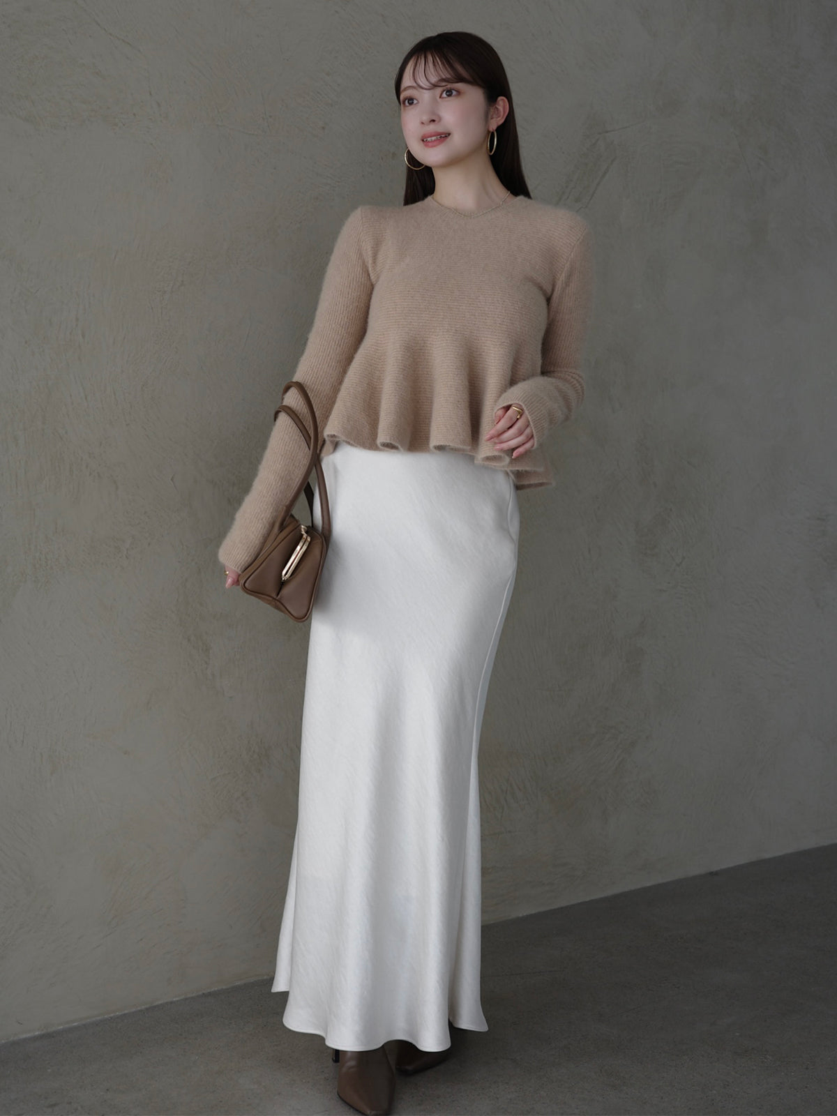 ペプラムショートニットトップス