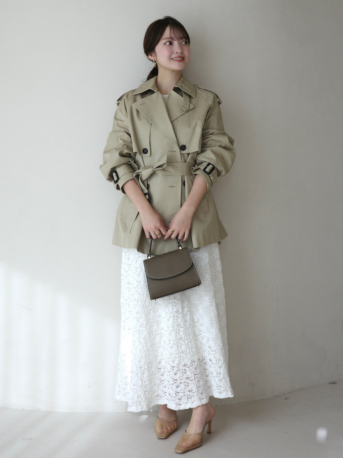 ハーフオーバートレンチコート