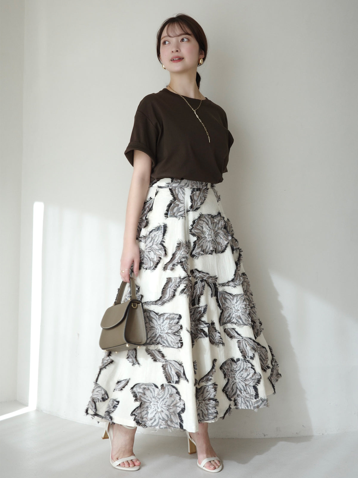 ボタニカルフラワーカットジャガードスカート